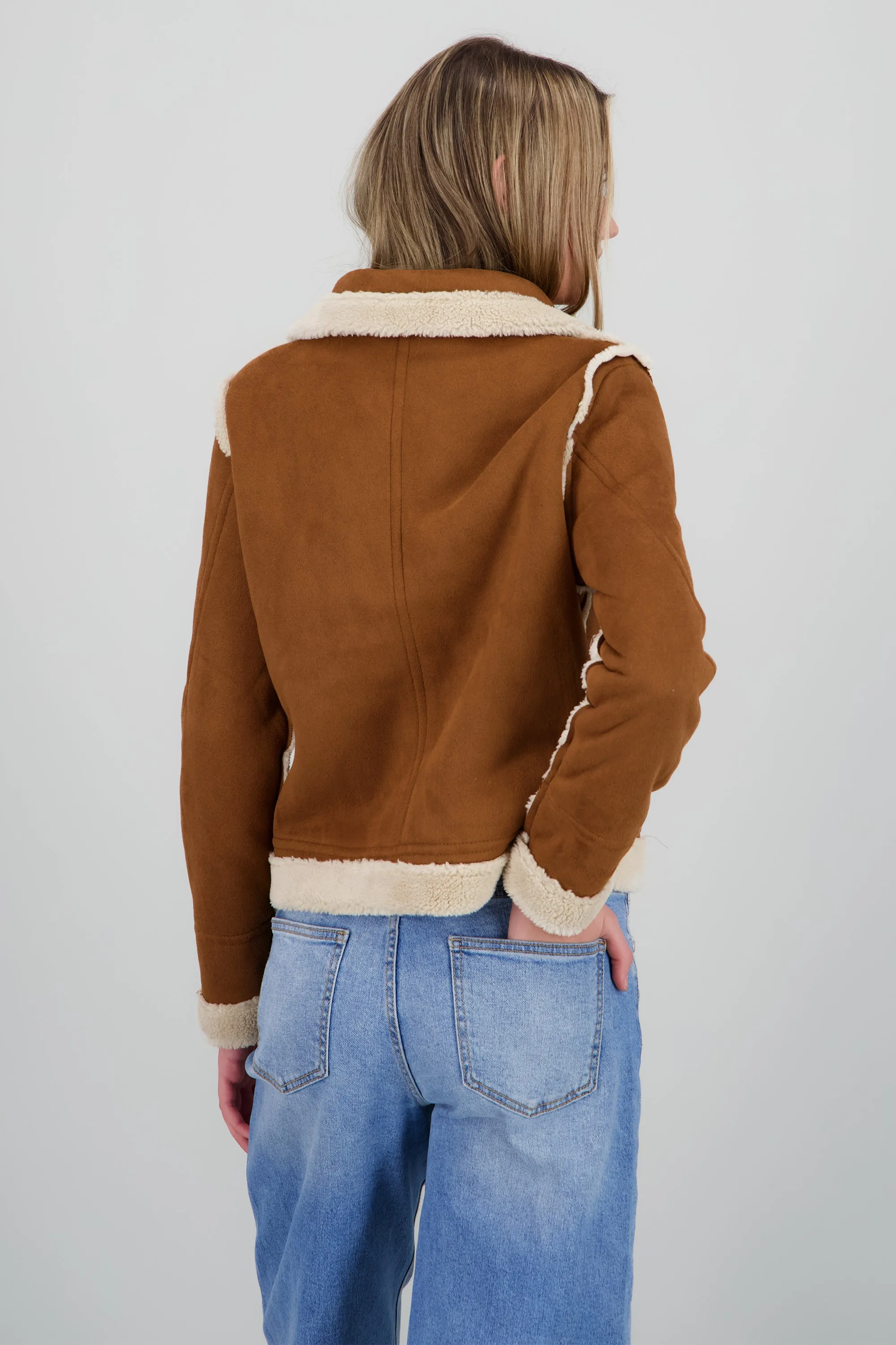 Chamarra corta tipo borrego sold by Shasa product image thumbnail 4