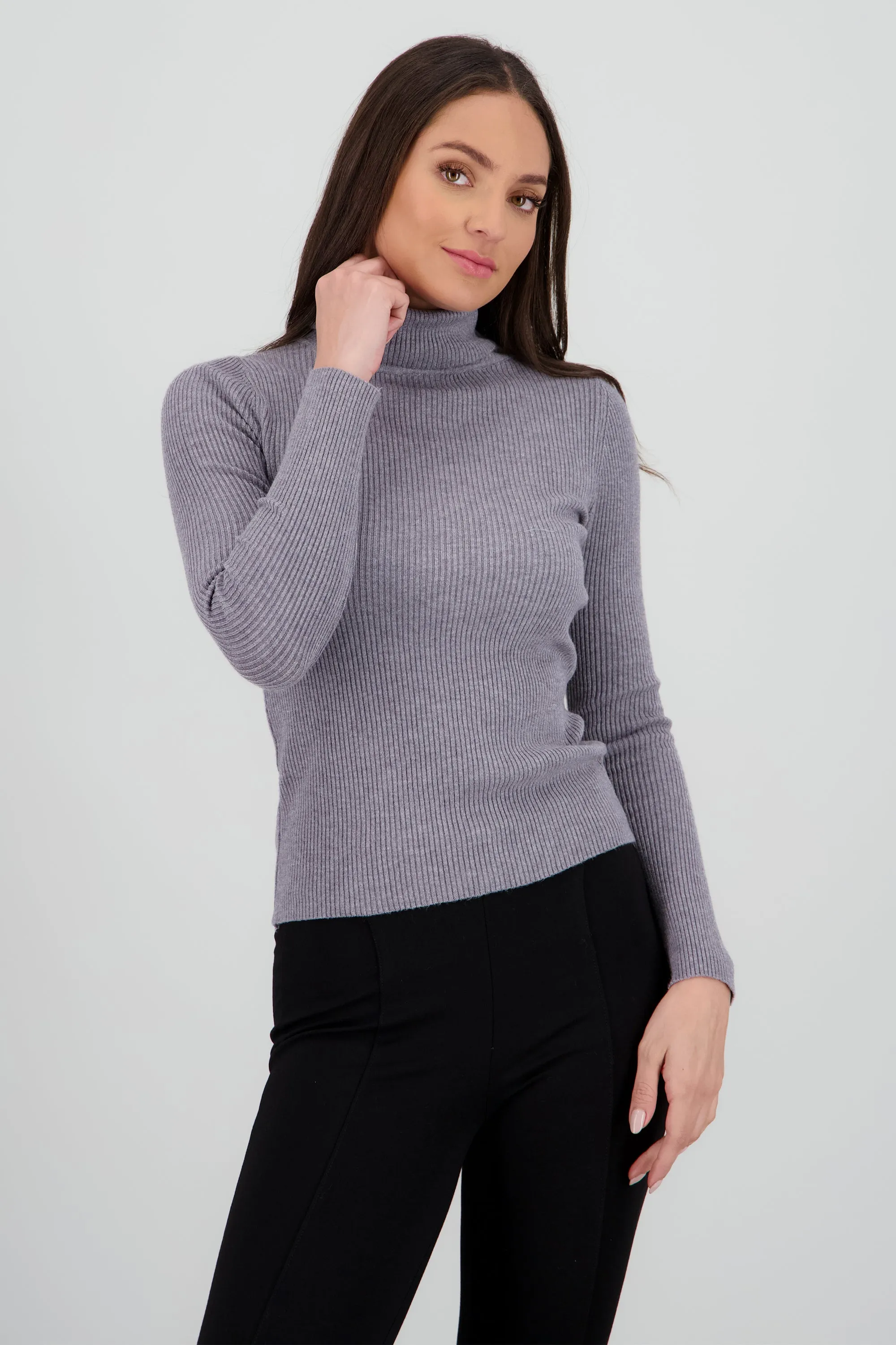 Top cuello alto manga larga sold by Shasa