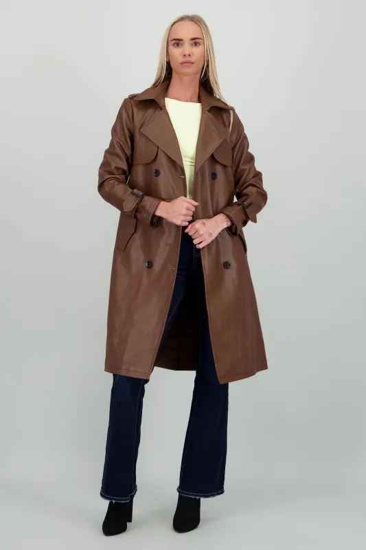 Gabardina larga pu lisa sold by Shasa