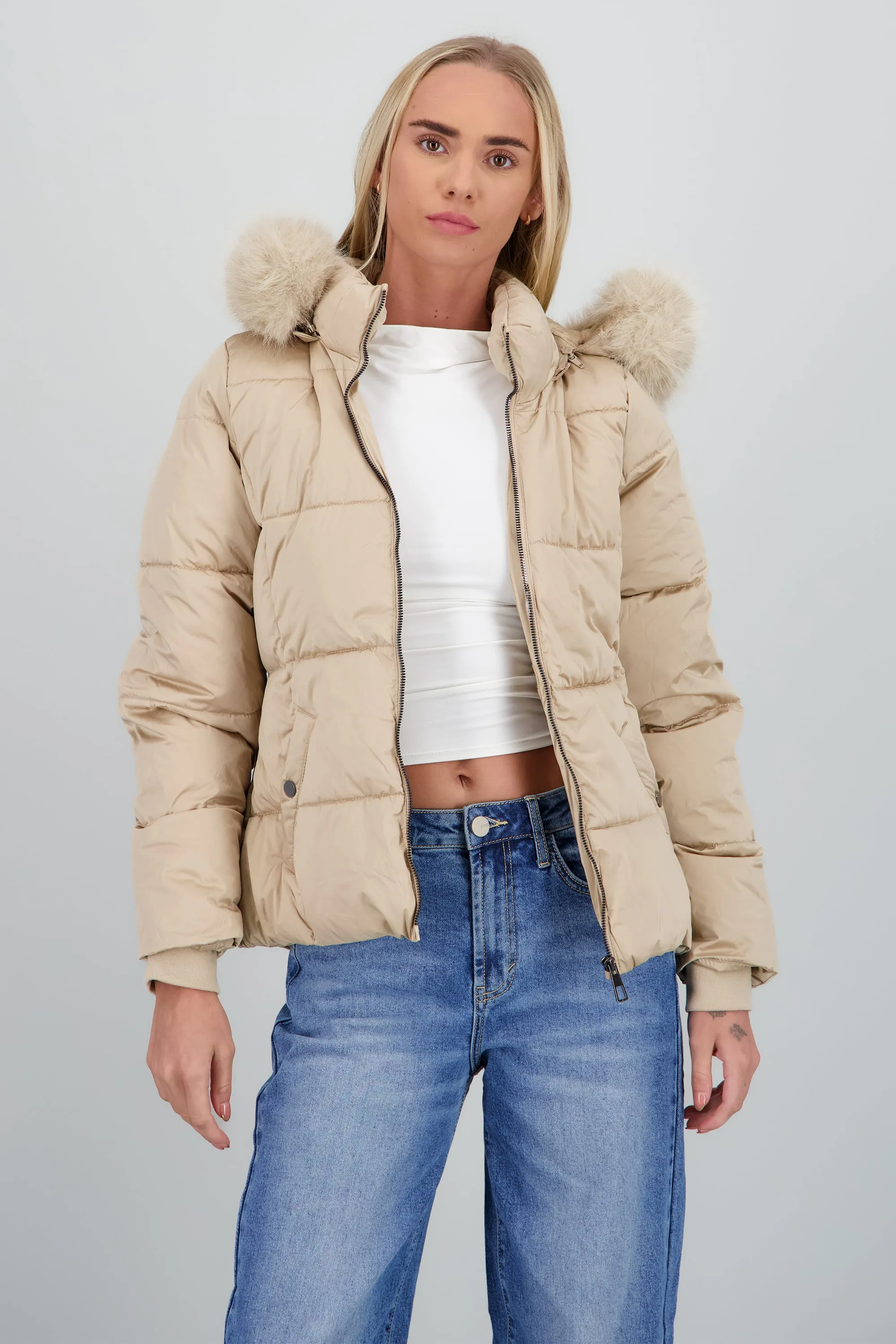 Chamarra puffer det peluche sold by Shasa