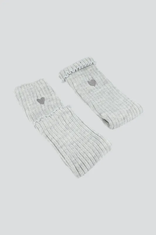 Calentador corazoncito bordado sold by Shasa