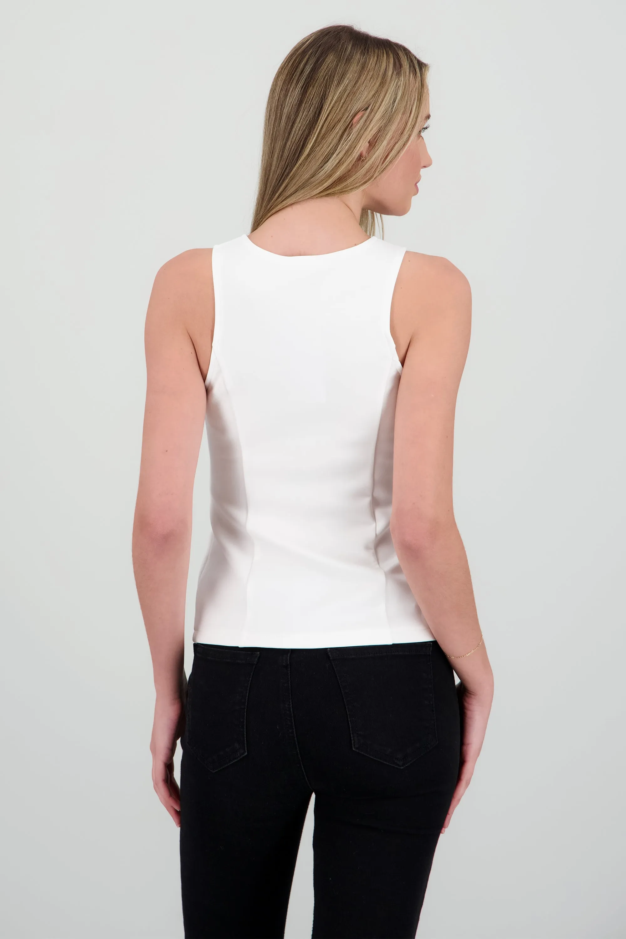 Chaleco detalle botones flor sold by Shasa product image thumbnail 4