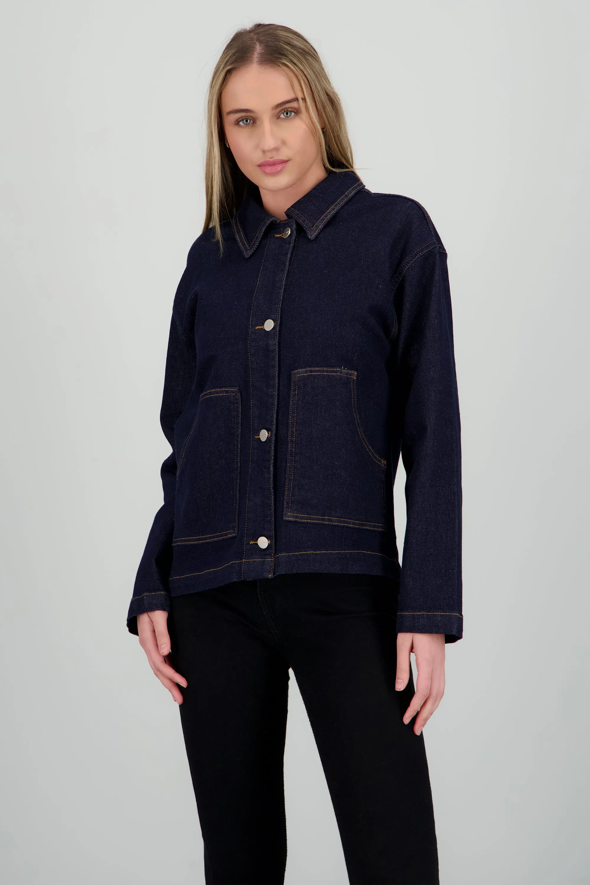 Chamarra oversize bolsas sold by Shasa