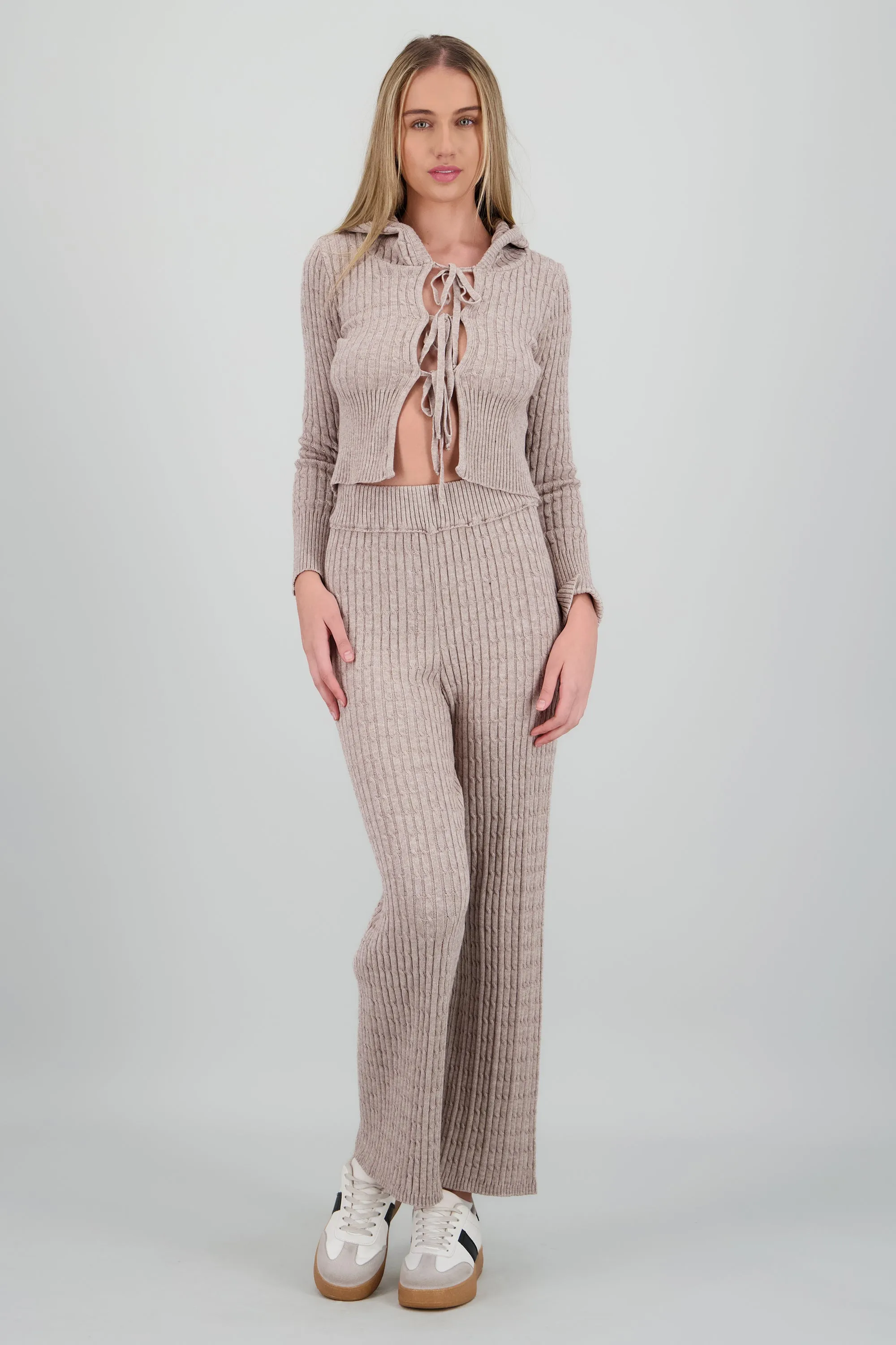 Pantalon tejido trenzado sold by Shasa