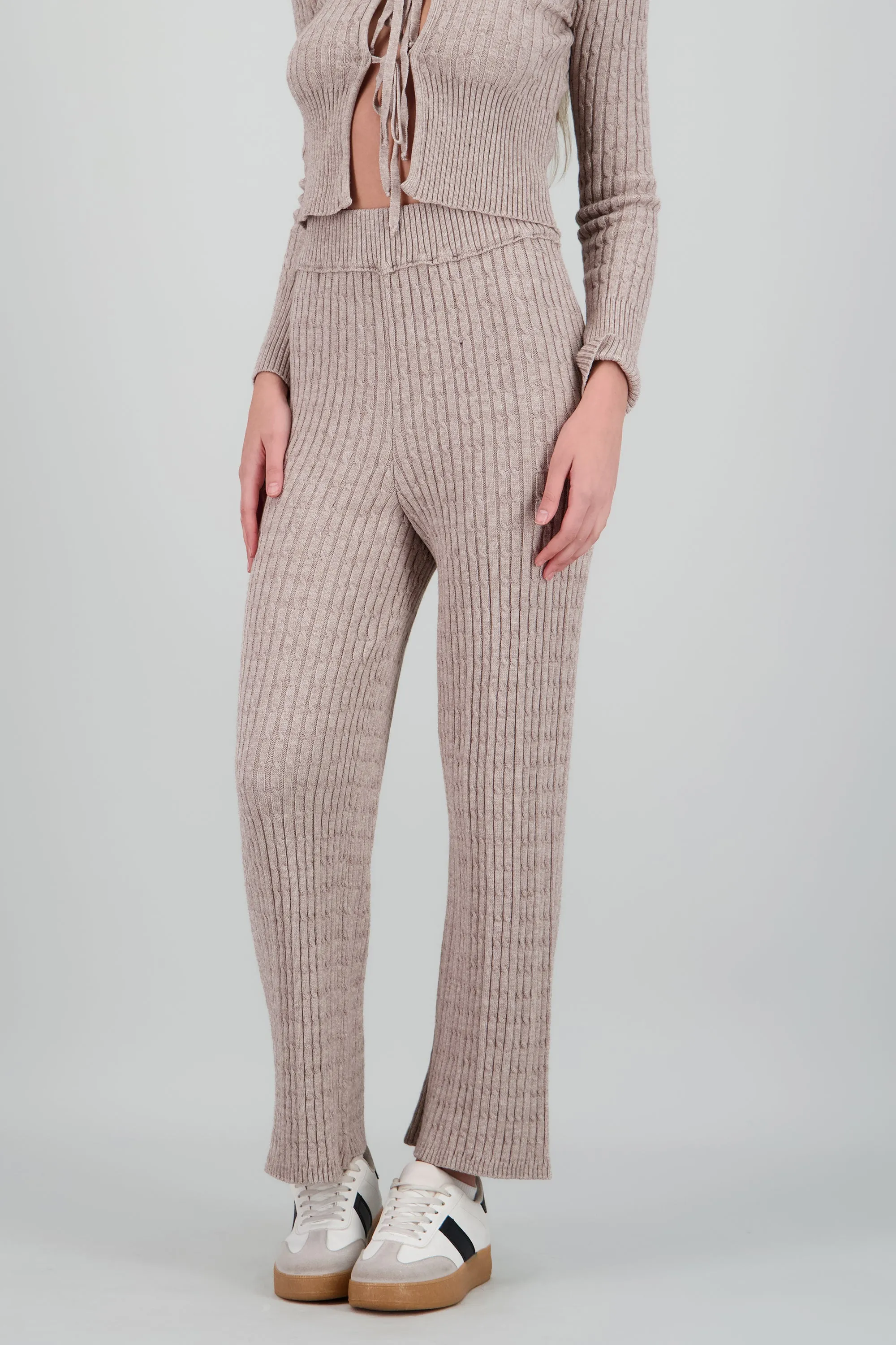 Pantalon tejido trenzado sold by Shasa product image thumbnail 2