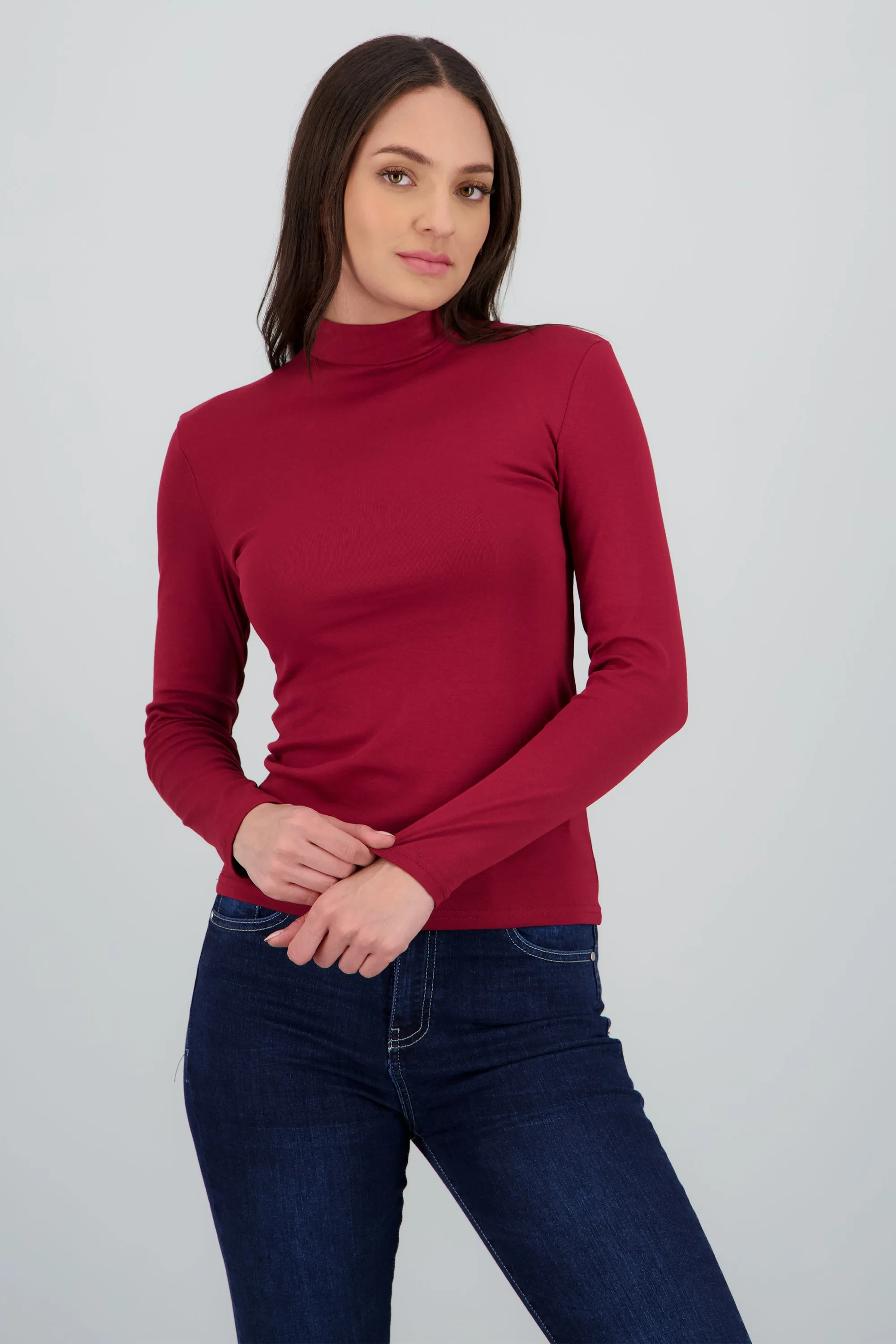 Top liso manga larga cuello alto sold by Shasa product image thumbnail 2