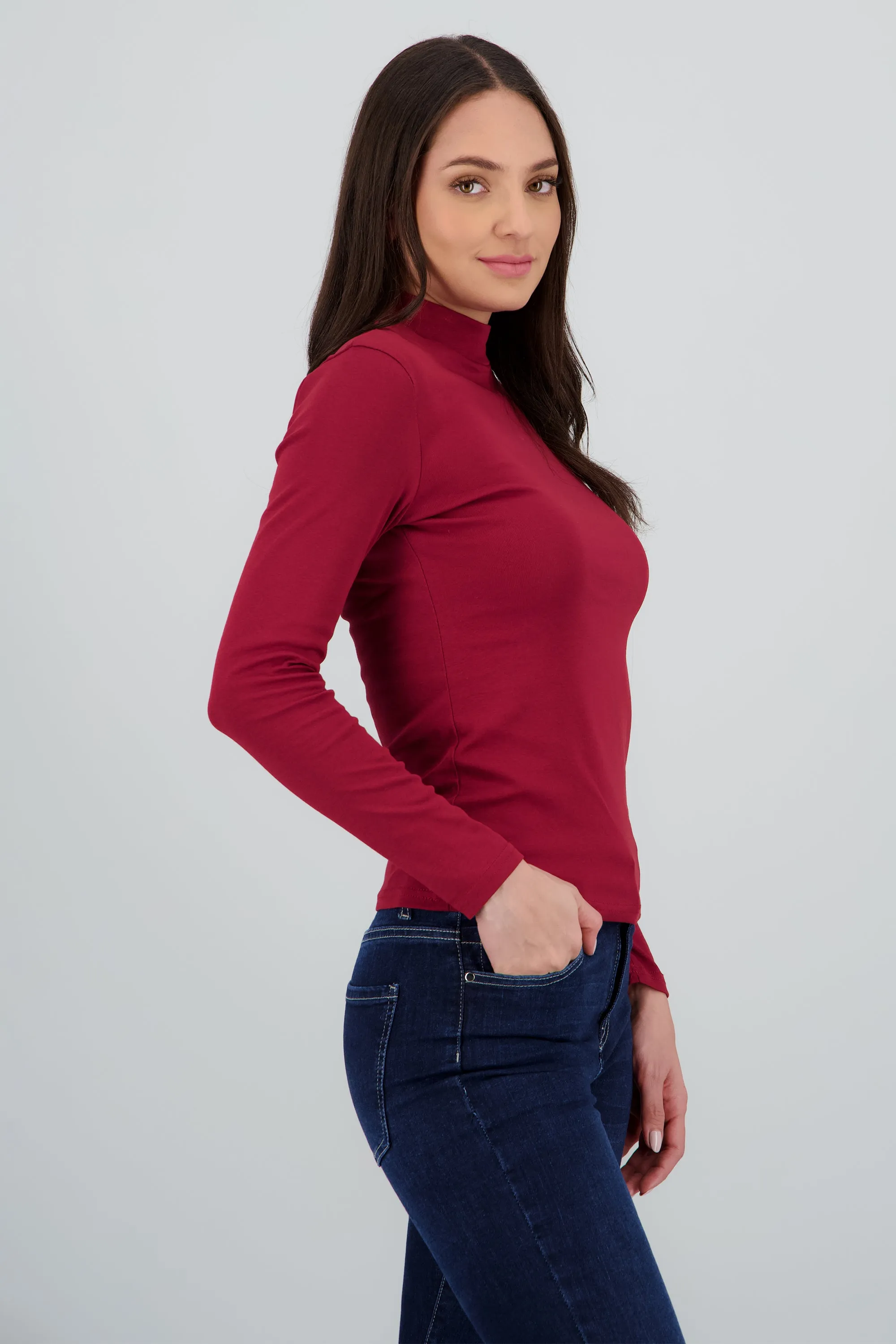 Top liso manga larga cuello alto sold by Shasa product image thumbnail 3