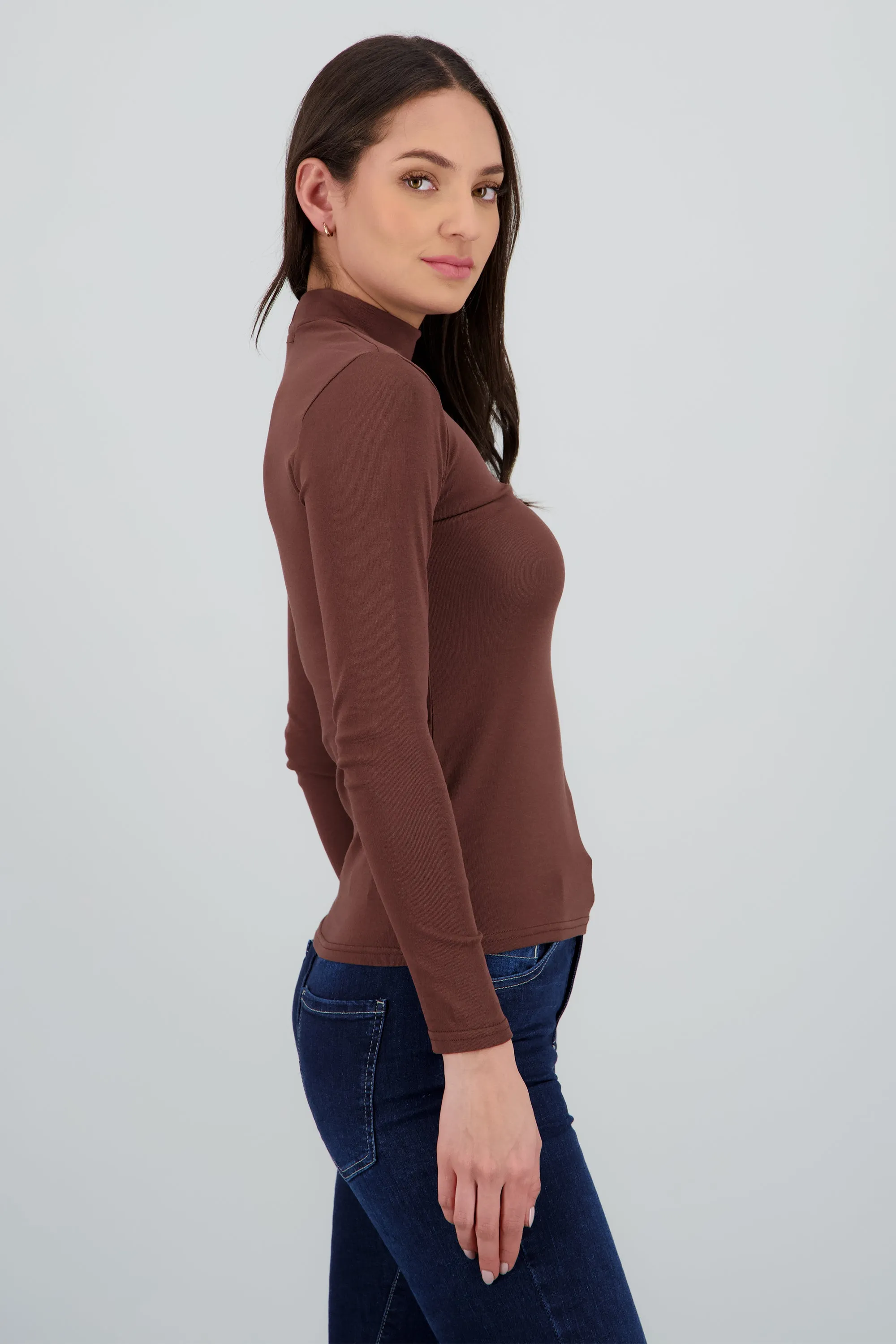 Top liso manga larga cuello alto sold by Shasa product image thumbnail 3