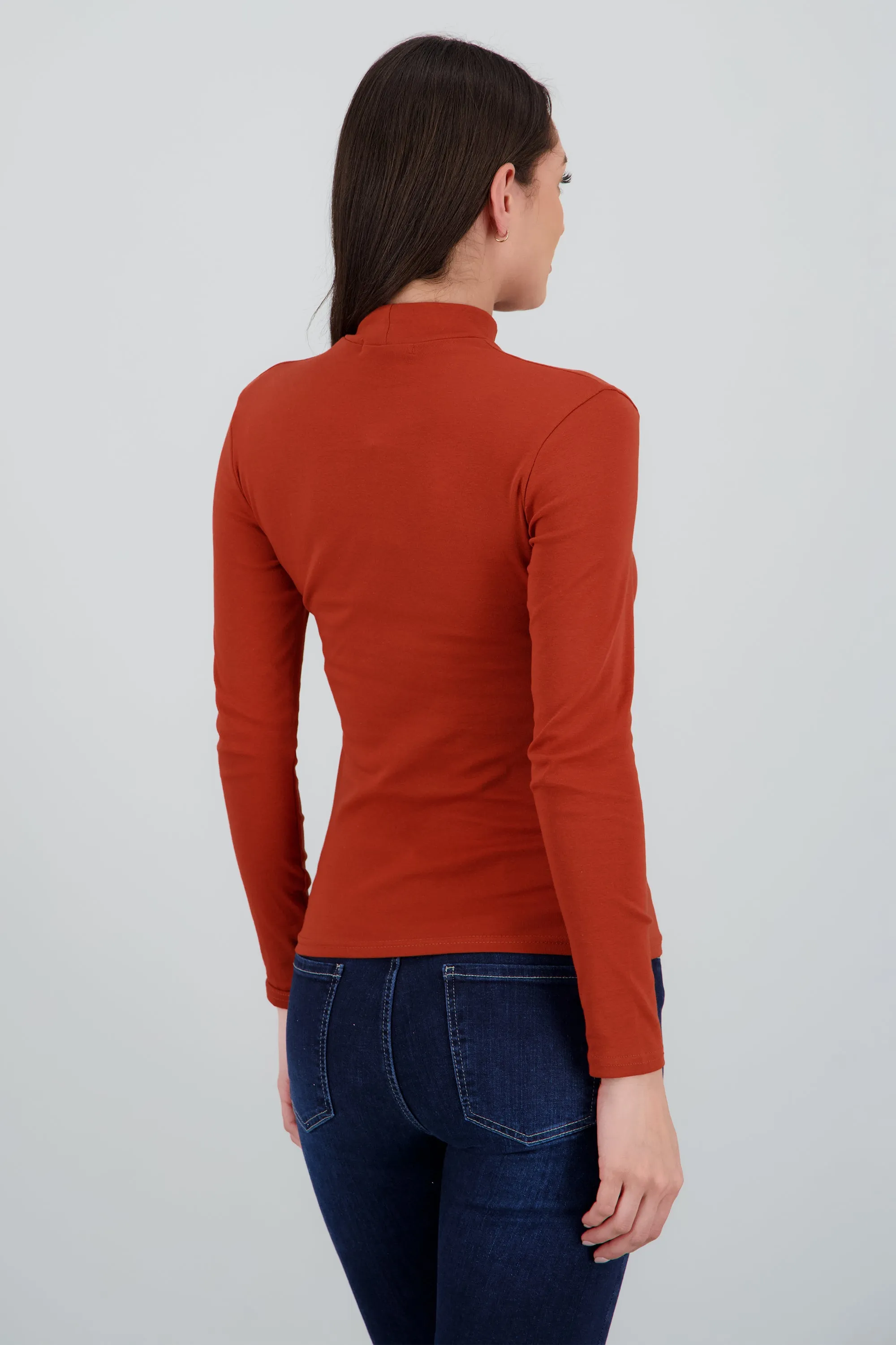 Top liso manga larga cuello alto sold by Shasa product image thumbnail 4