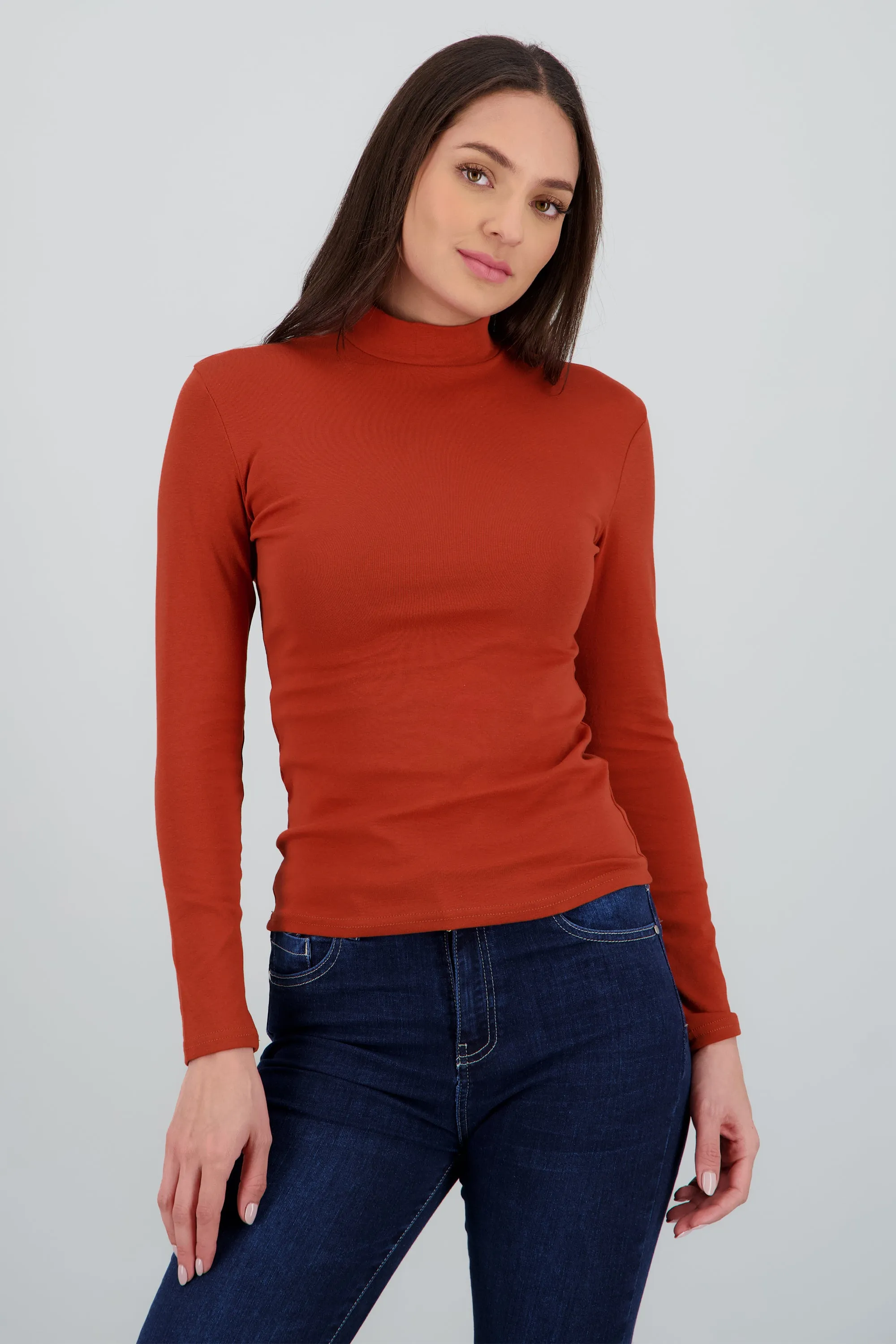 Top liso manga larga cuello alto sold by Shasa product image thumbnail 2