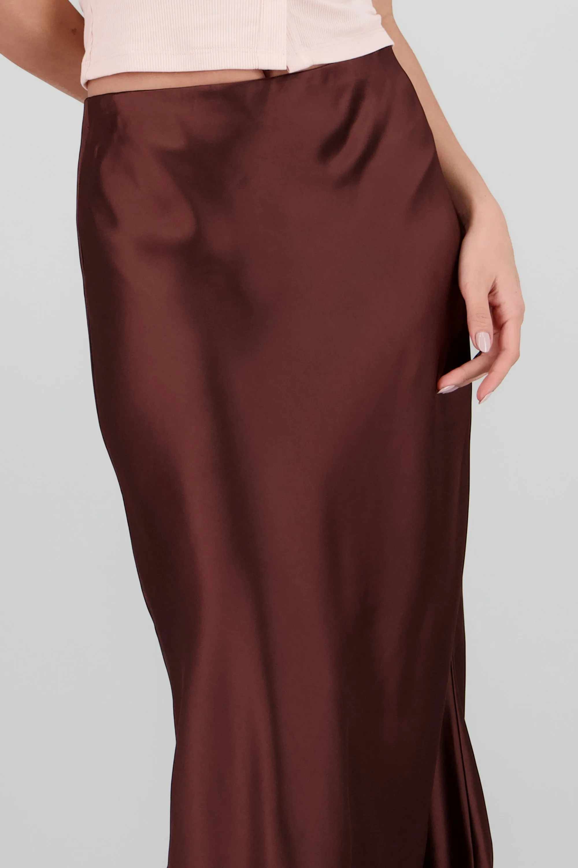 Falda satin midi lisa sold by Shasa product image thumbnail 5