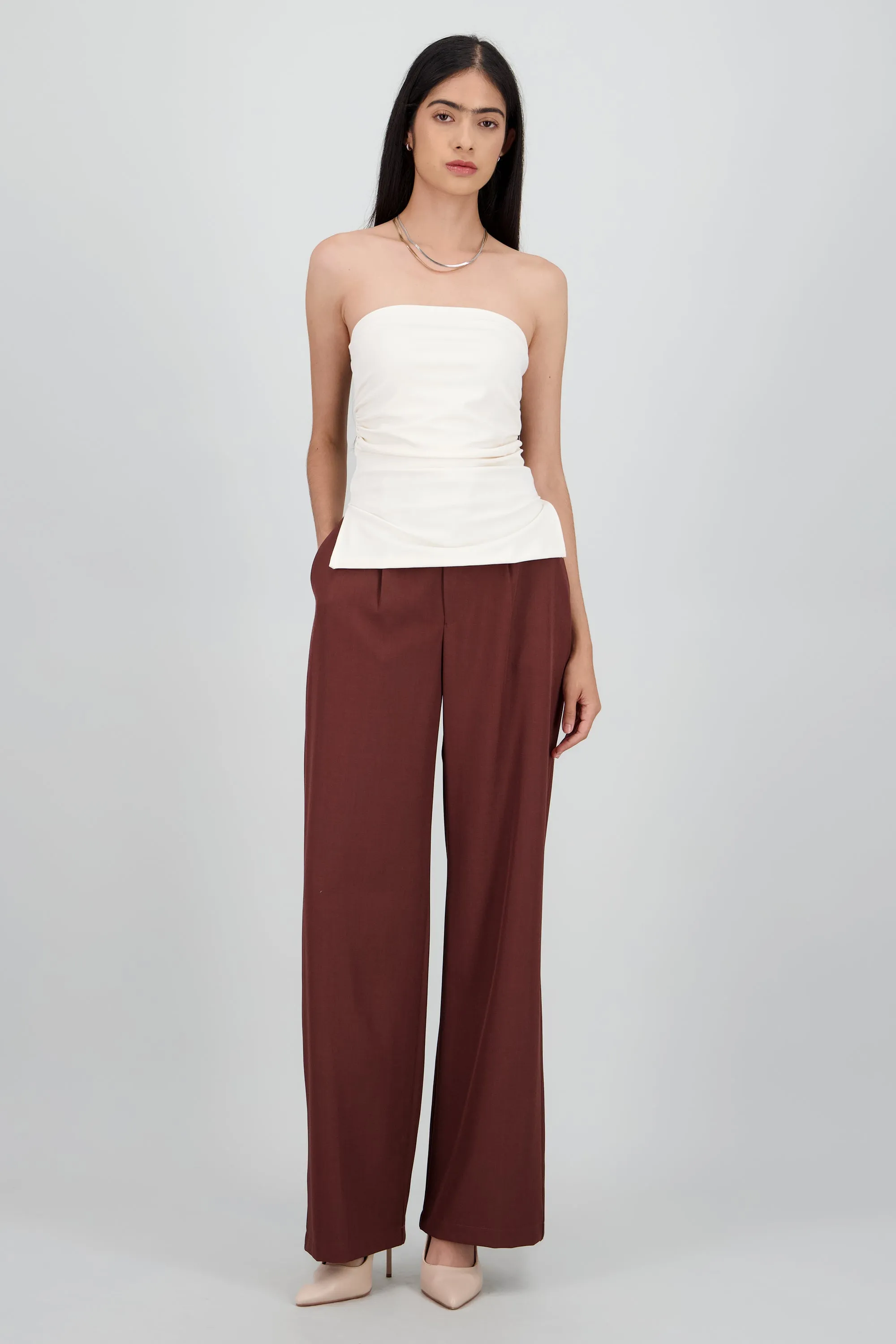 Pantalon pinzas amplio sold by Shasa