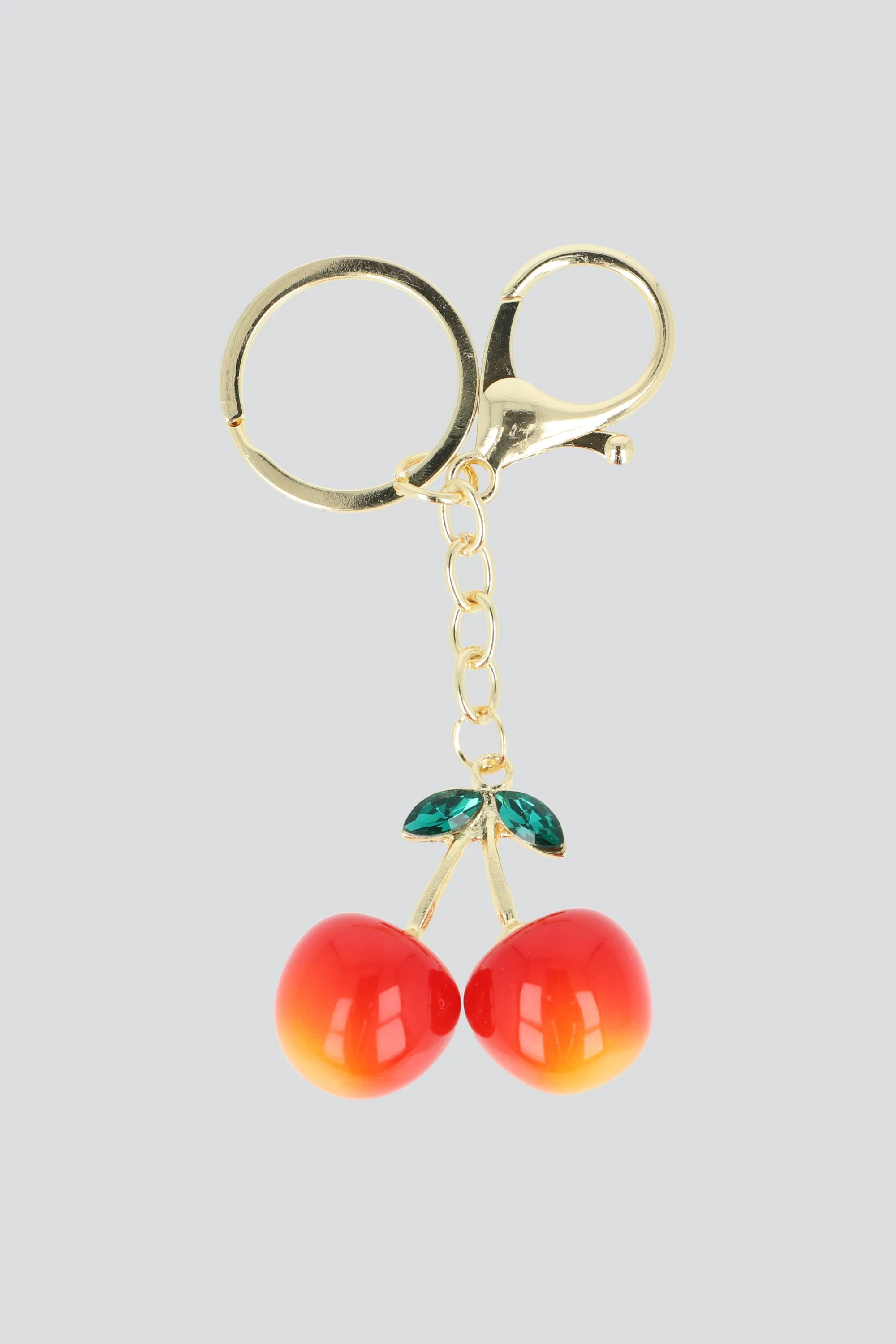 Llavero cereza sold by Shasa