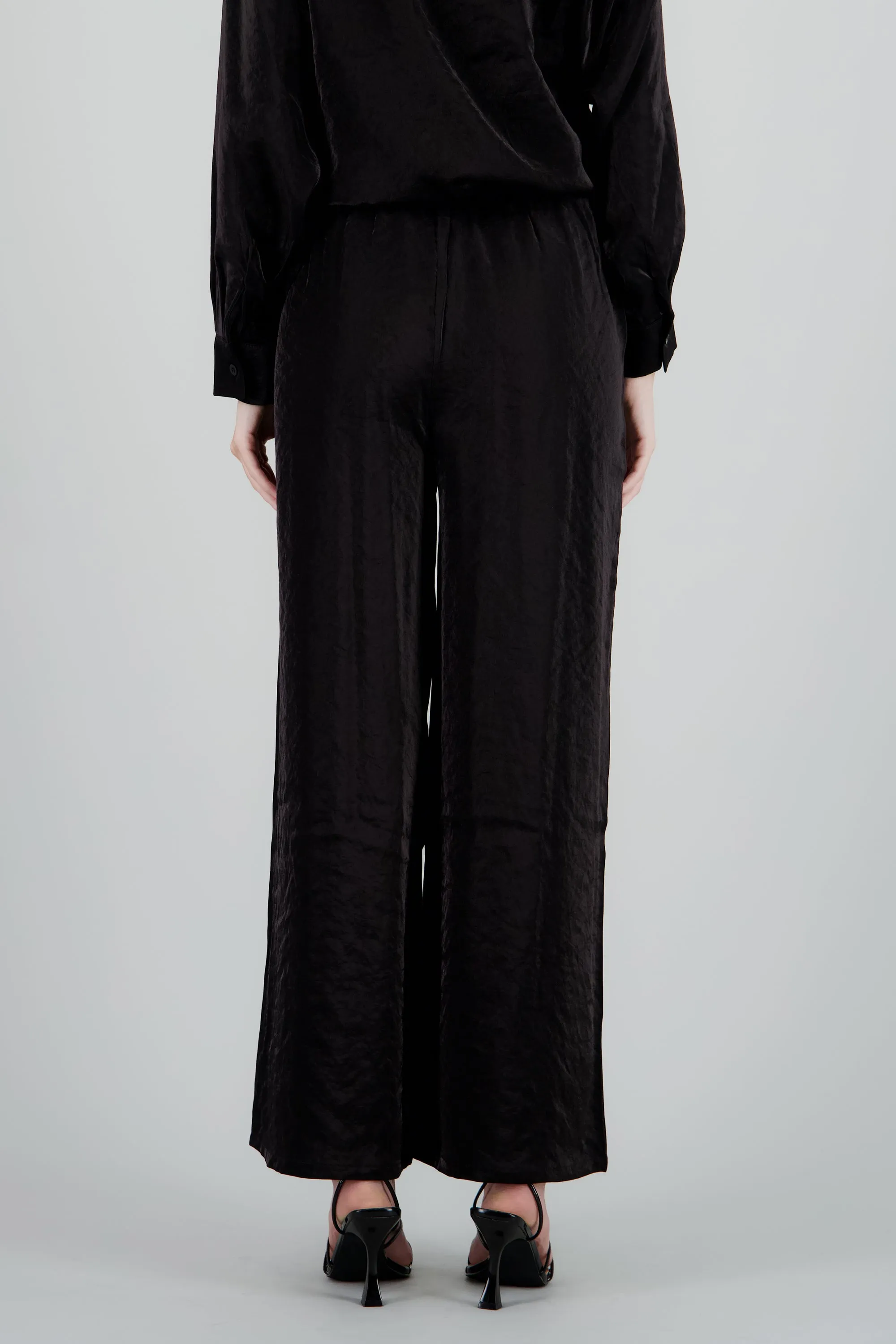 Pantalon amplio fluido detalle satinado sold by Shasa product image thumbnail 4