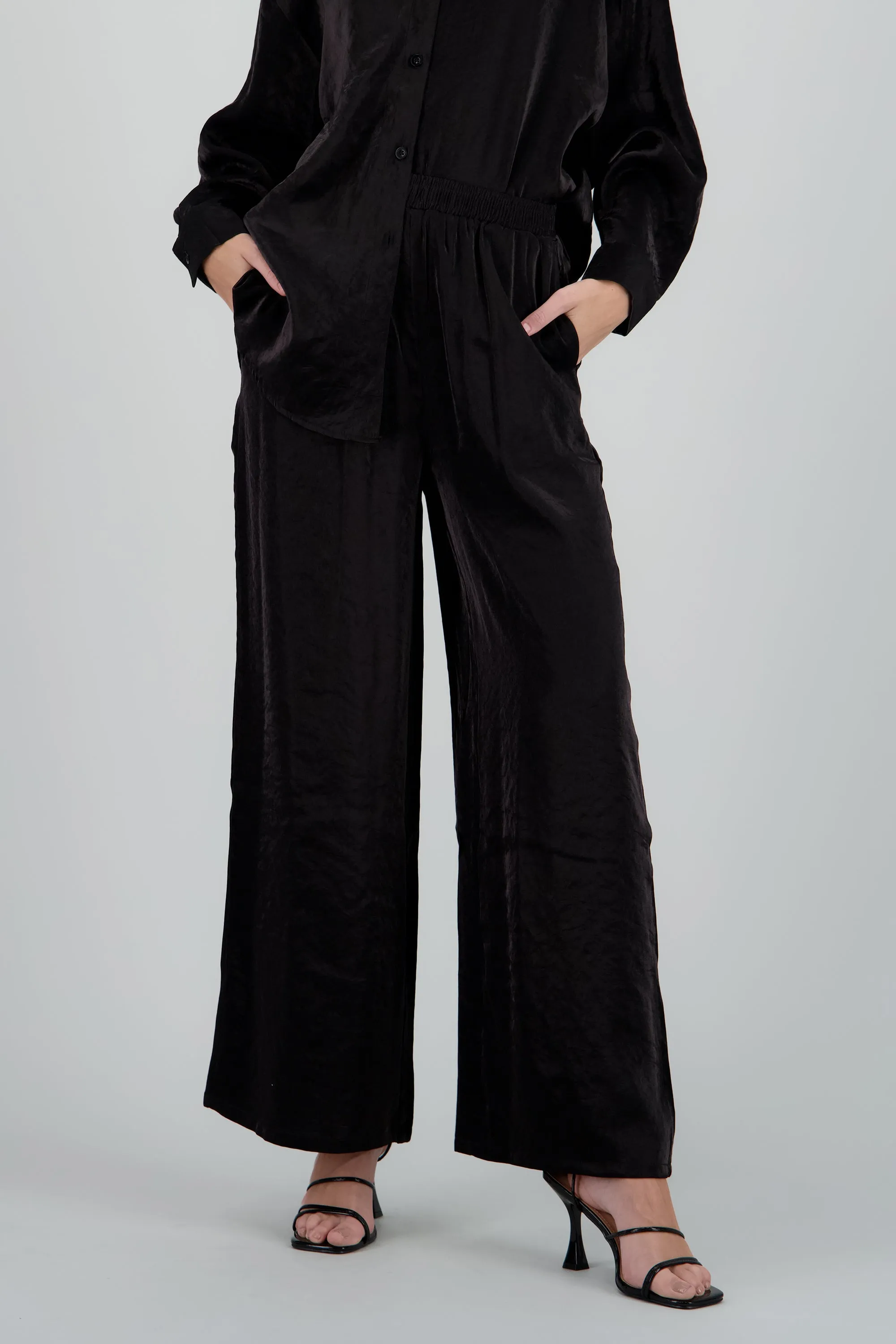 Pantalon amplio fluido detalle satinado sold by Shasa product image thumbnail 2