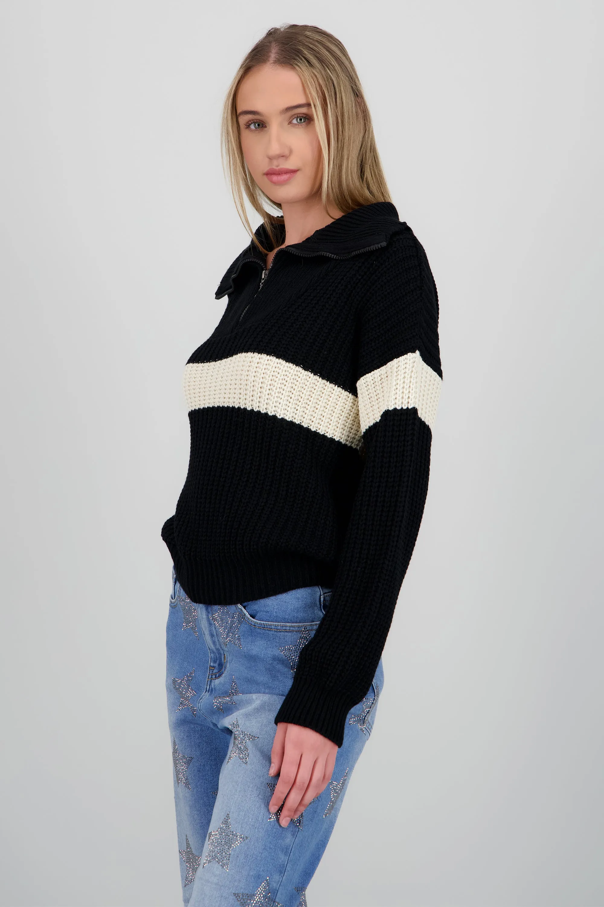 Sueter franja detalle cierre sold by Shasa product image thumbnail 3