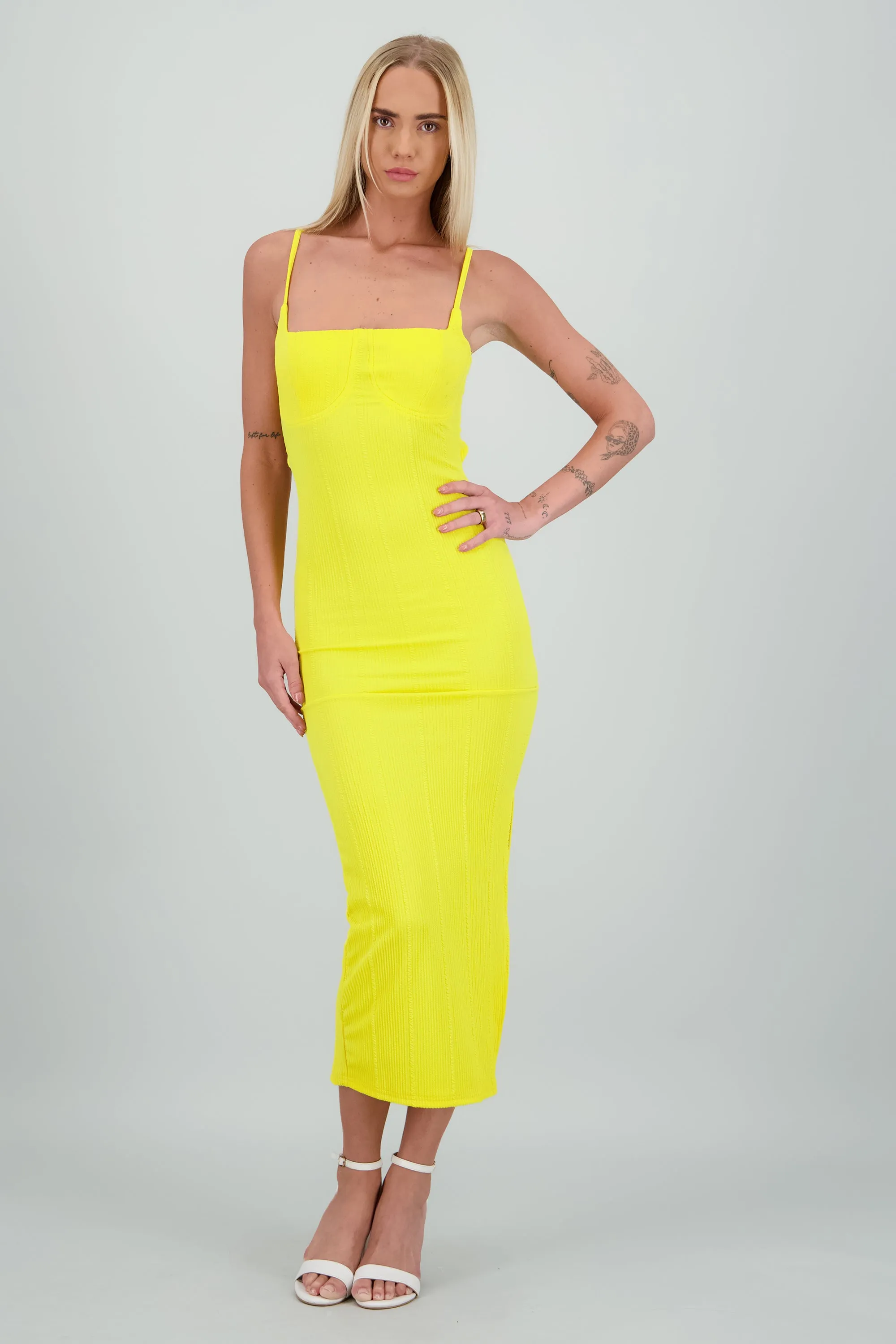 Vestido maxi textura sold by Shasa