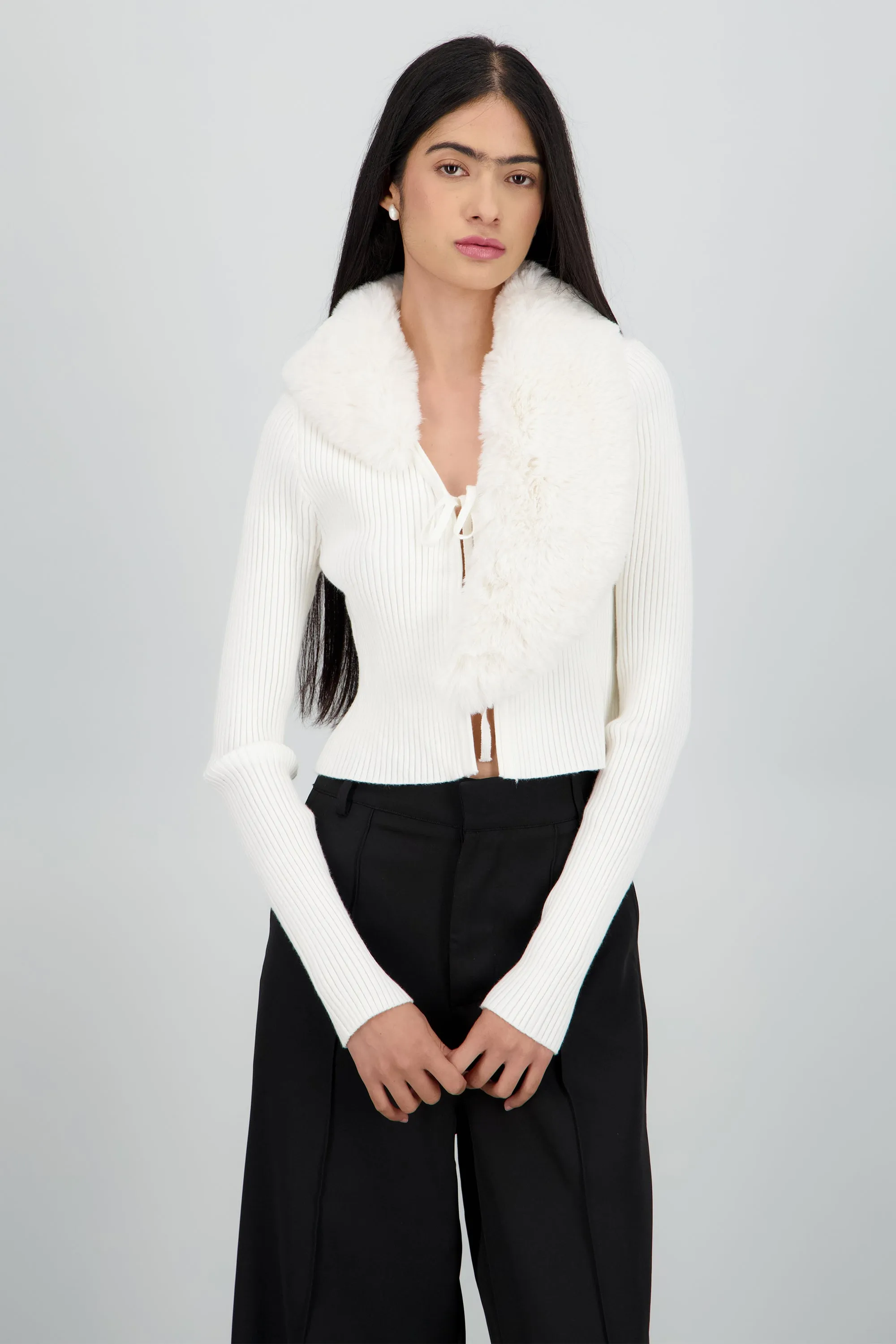Cardigan detalle pelo cuello sold by Shasa product image thumbnail 2