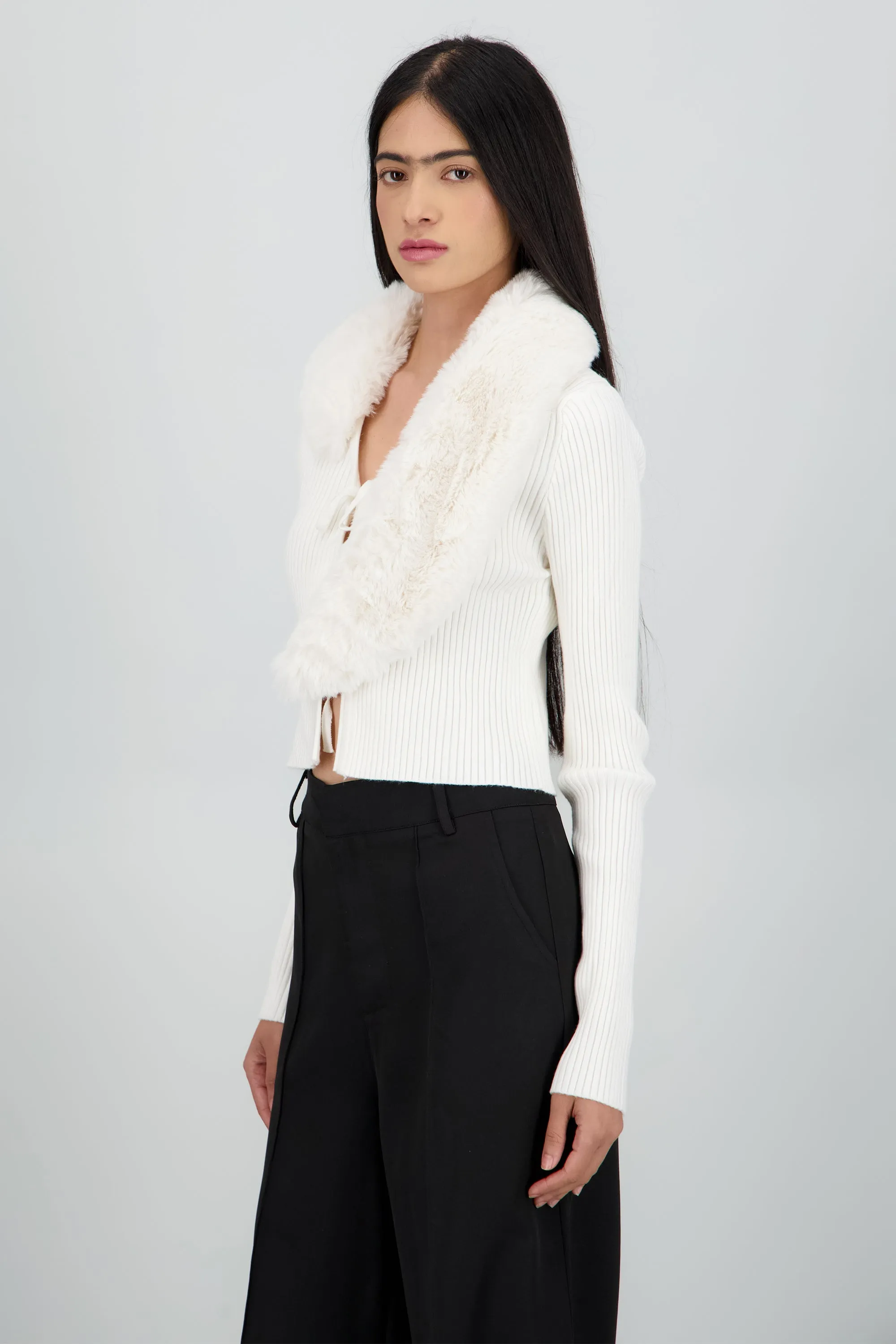 Cardigan detalle pelo cuello sold by Shasa product image thumbnail 3