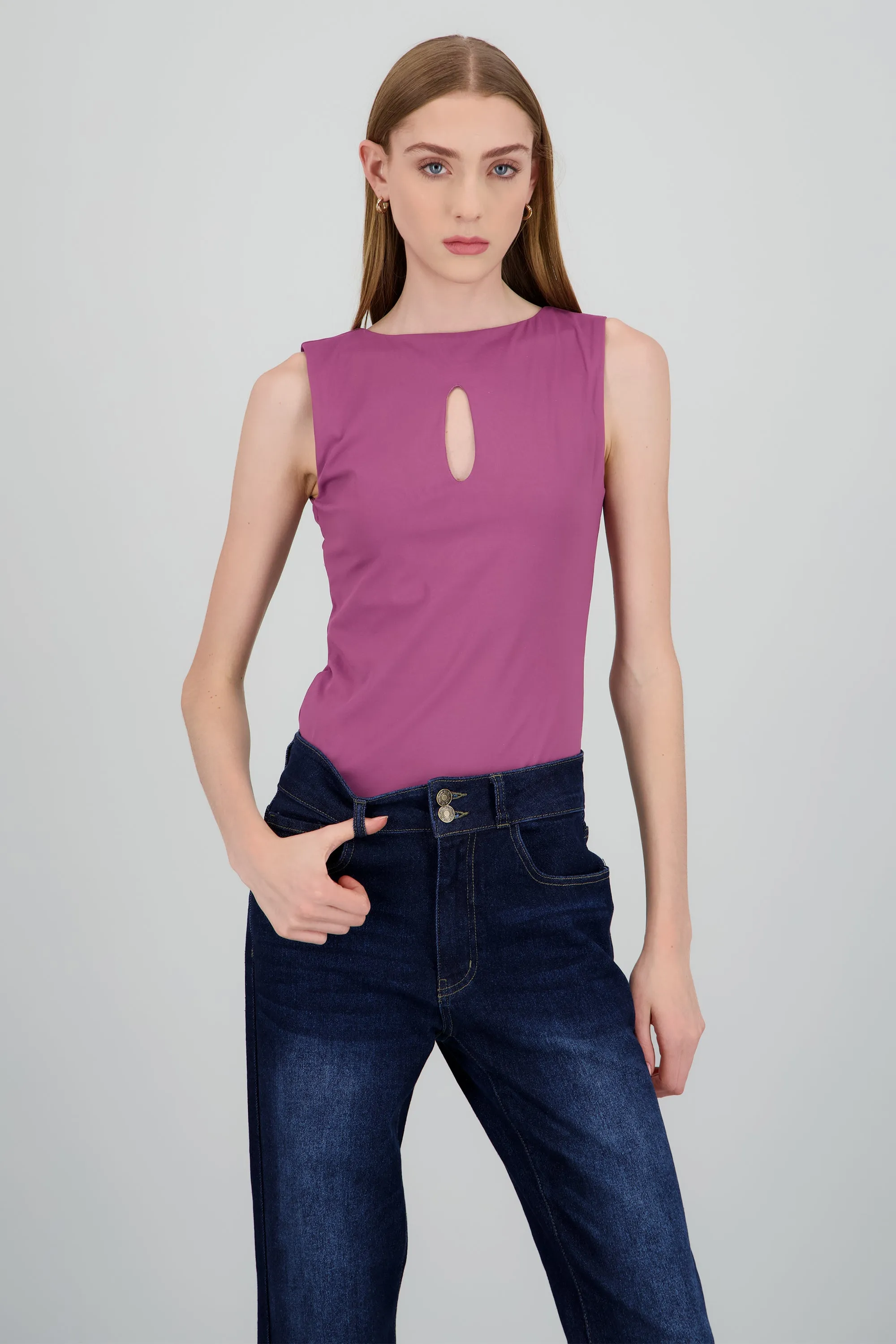 Bodysuit corte al frente sold by Shasa