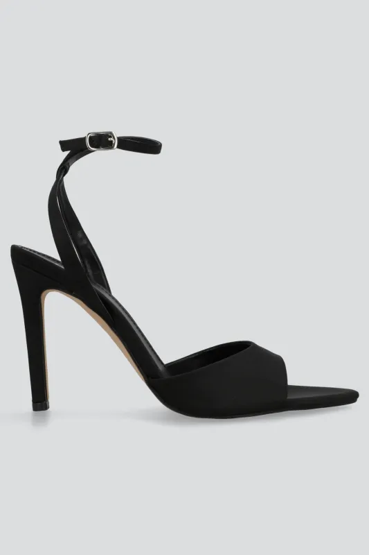 Tacon alto pointy peep toe satin sold by Shasa