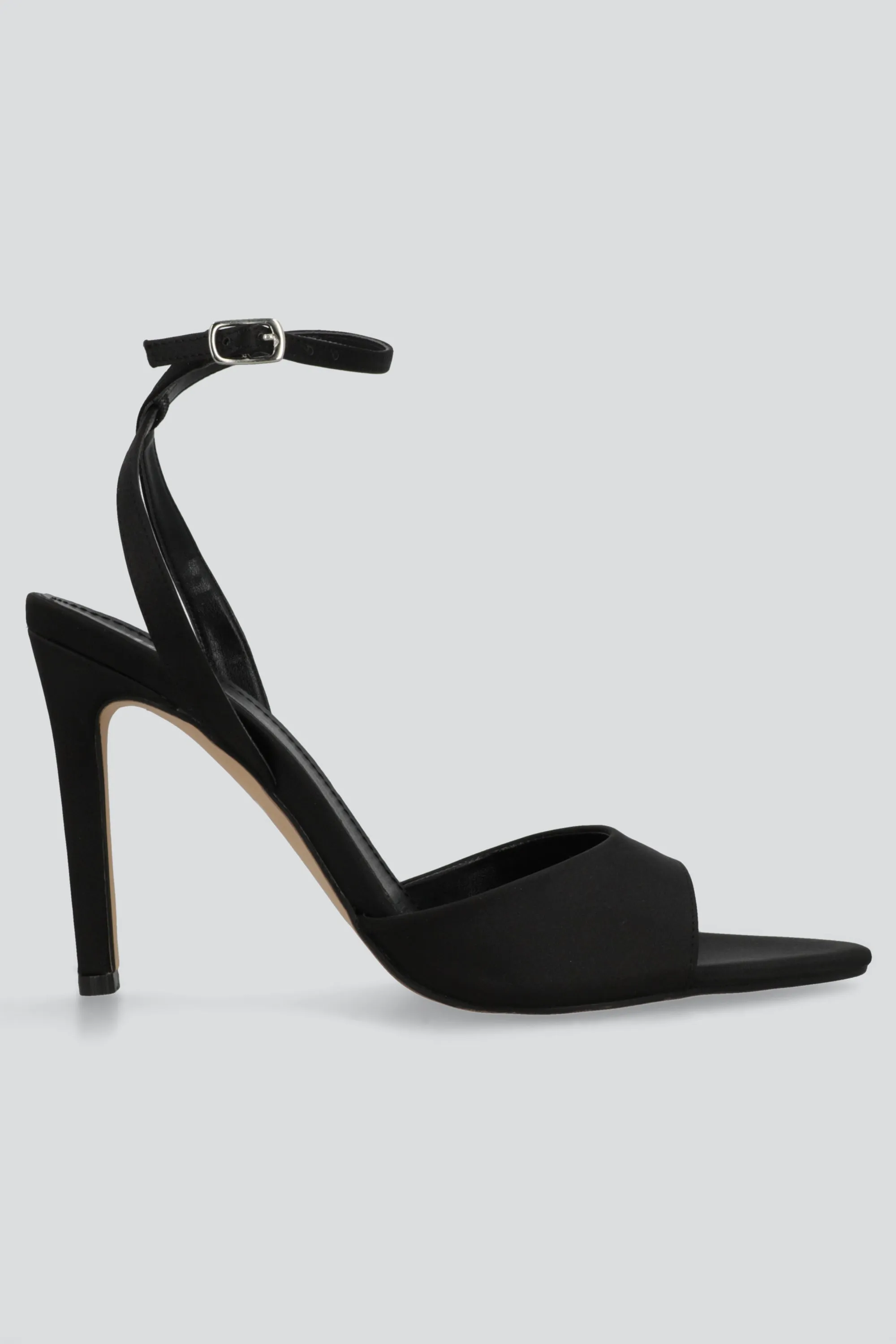 Tacon alto pointy peep toe satin sold by Shasa