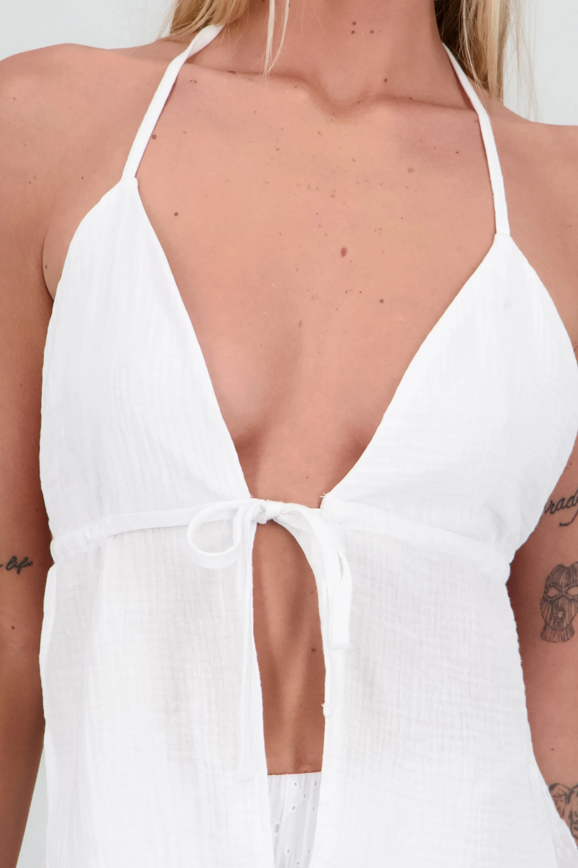 Top espalda descubierta detalle moño sold by Shasa product image thumbnail 5