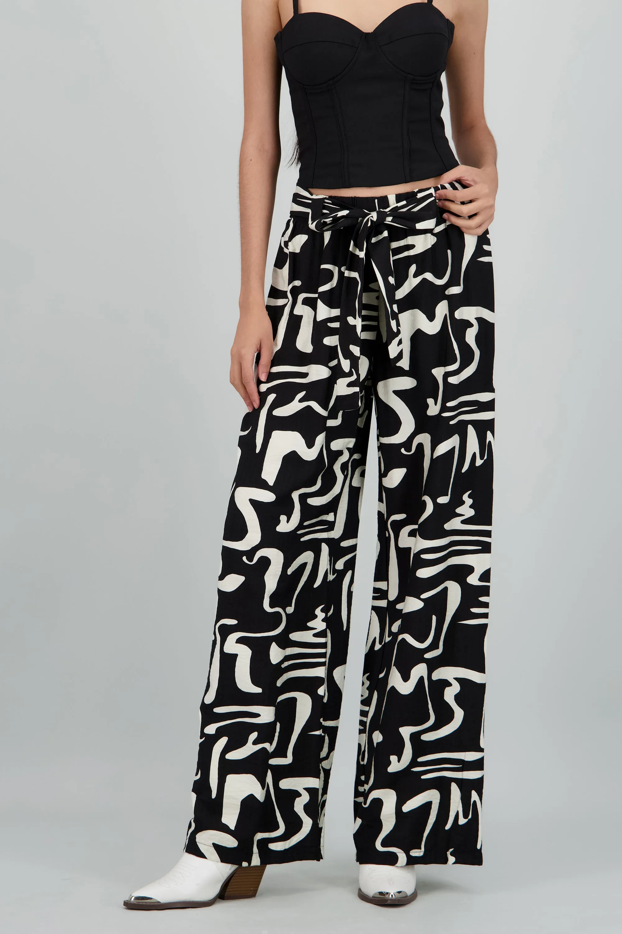 Pantalon fluido estampado geometrico detalle lazo sold by Shasa product image thumbnail 2