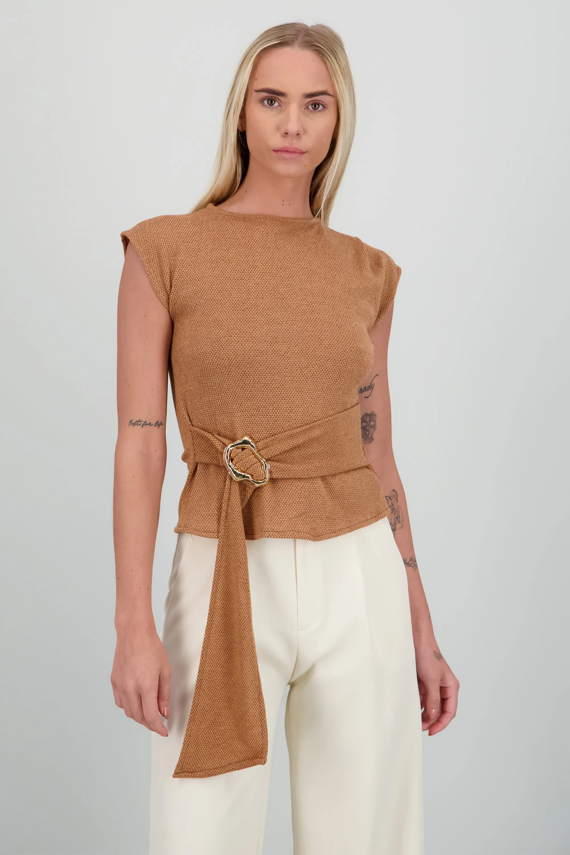 Top textura fajon con hebilla sold by Shasa product image thumbnail 2