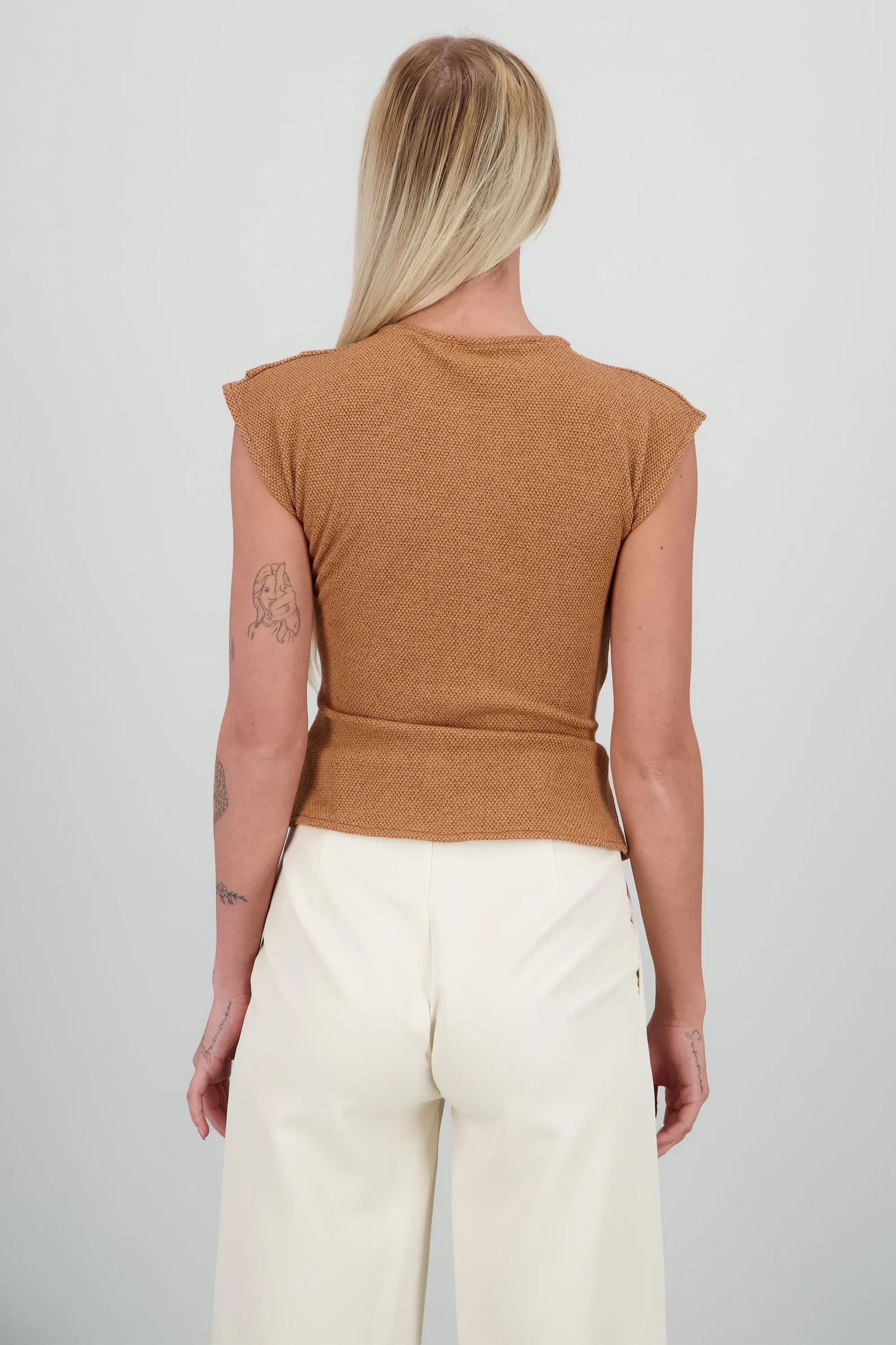 Top textura fajon con hebilla sold by Shasa product image thumbnail 4