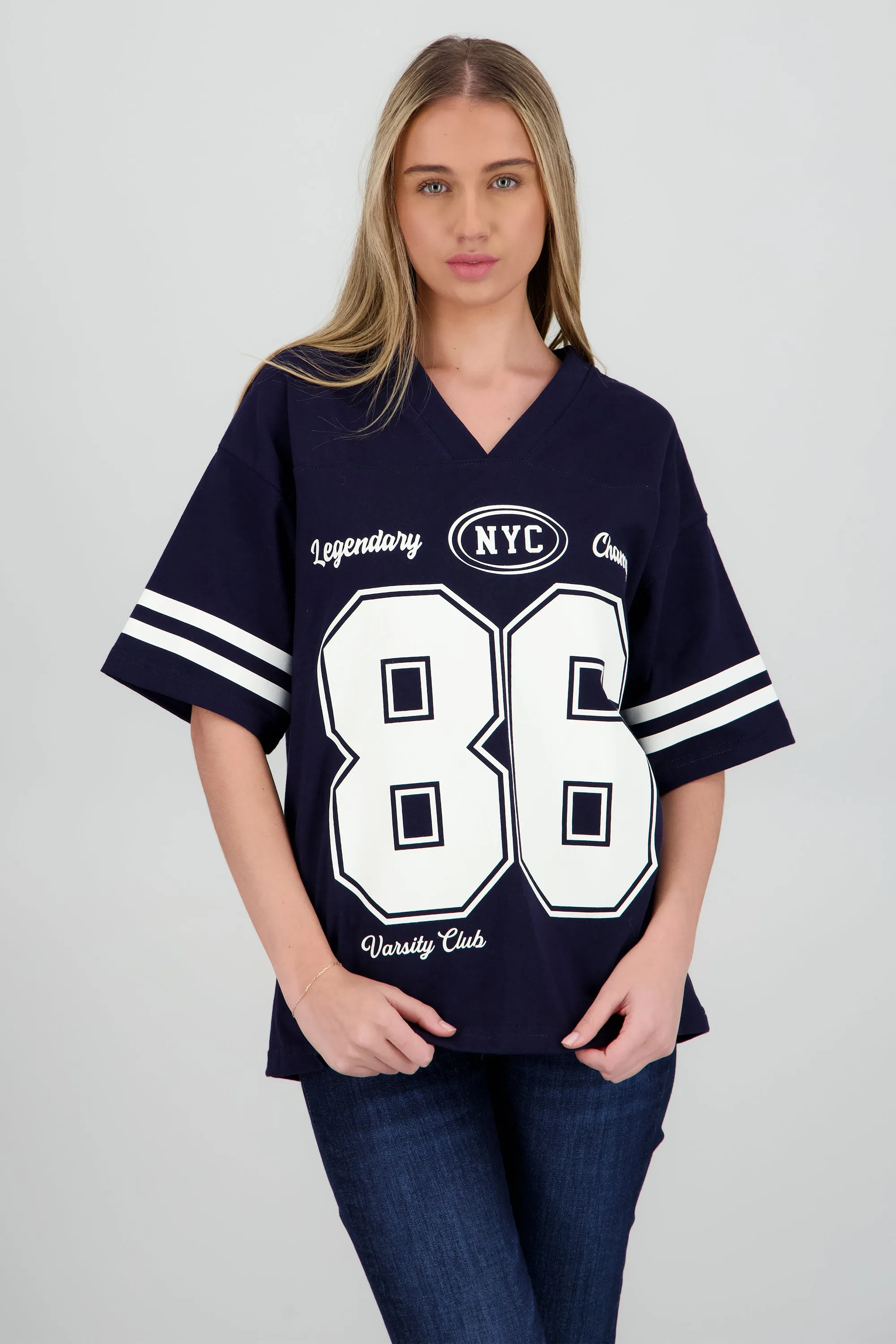 Playera oversize estampado numeros sold by Shasa