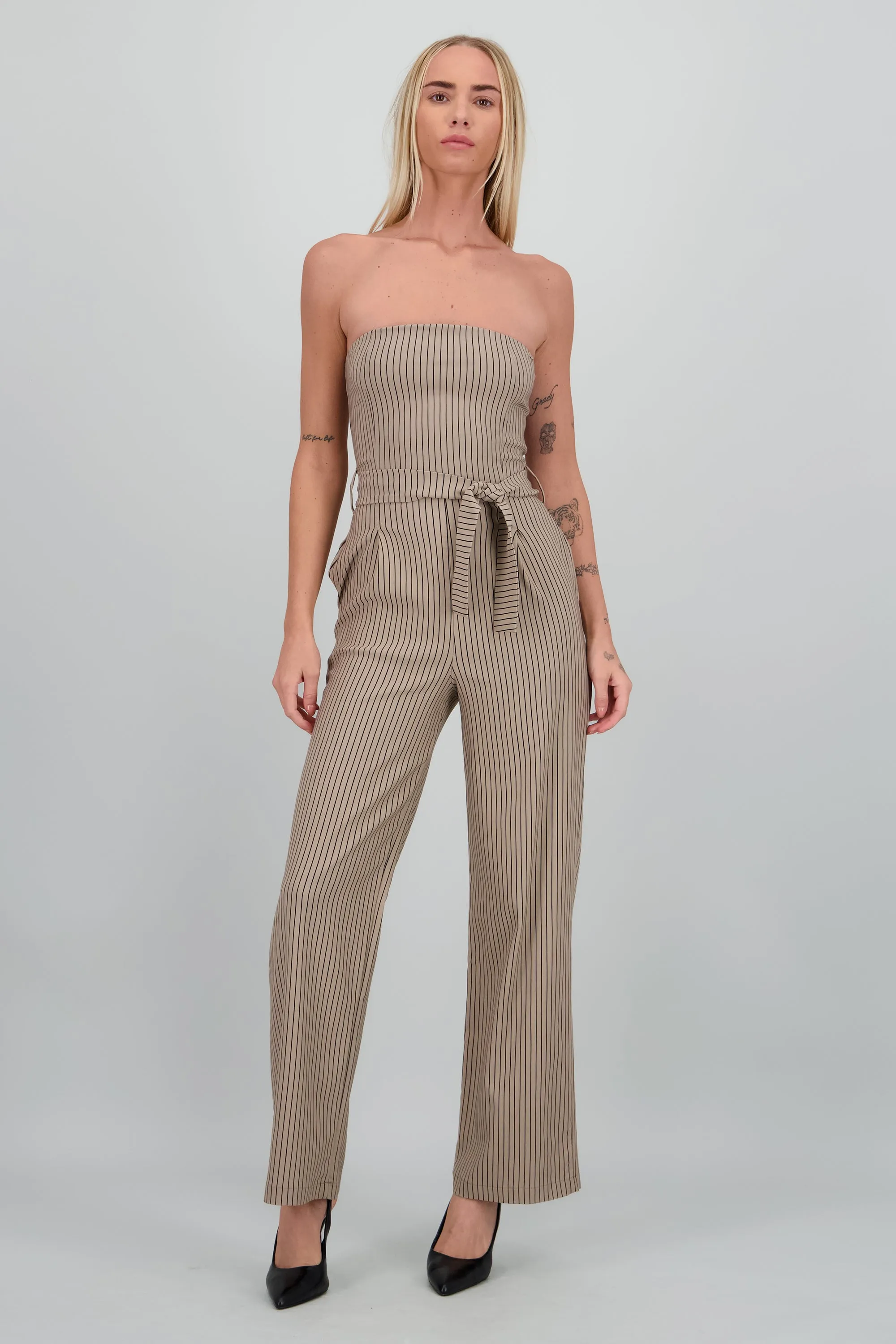 Jumpsuit strapless rayas detalle laso sold by Shasa
