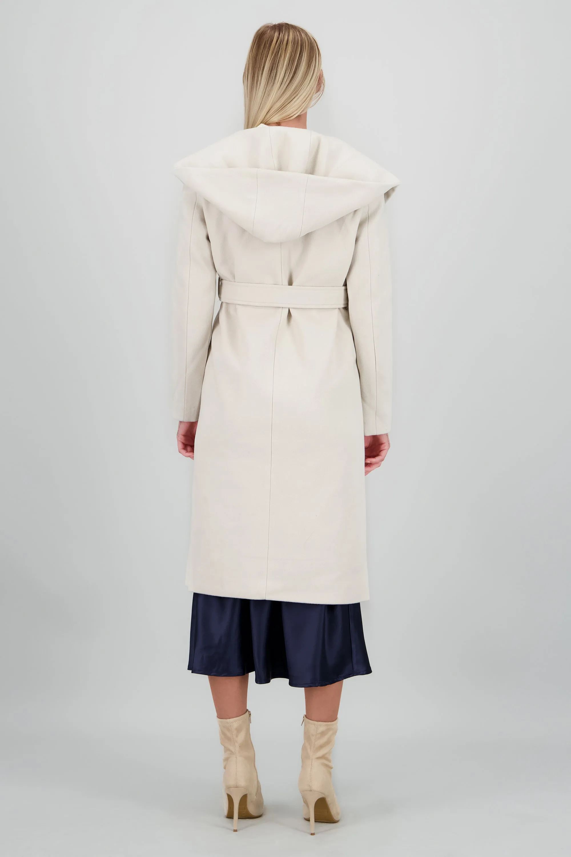 Abrigo solpa ancha con cinturon sold by Shasa product image thumbnail 4