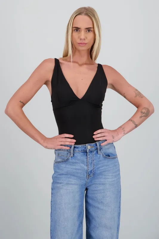 Bodysuit escote en v tirantes sold by Shasa