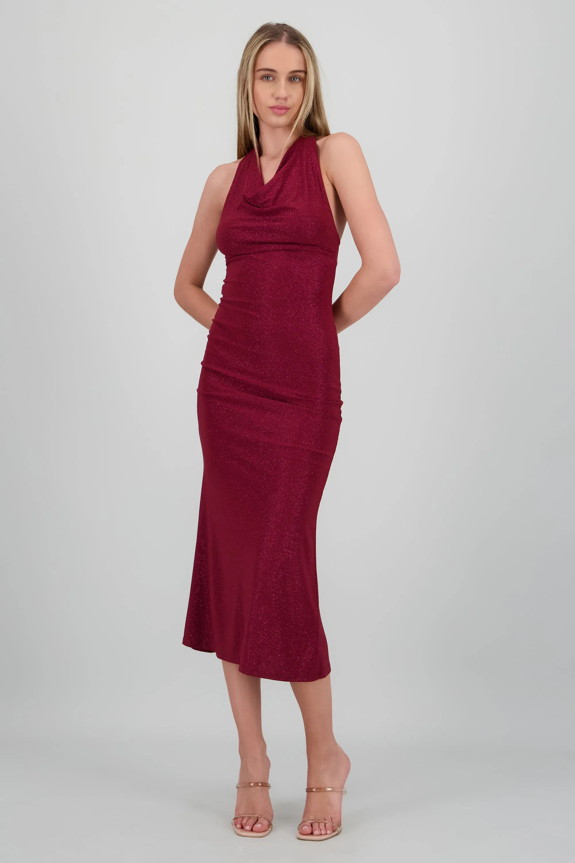 Vestido de brillos maxi halter sold by Shasa