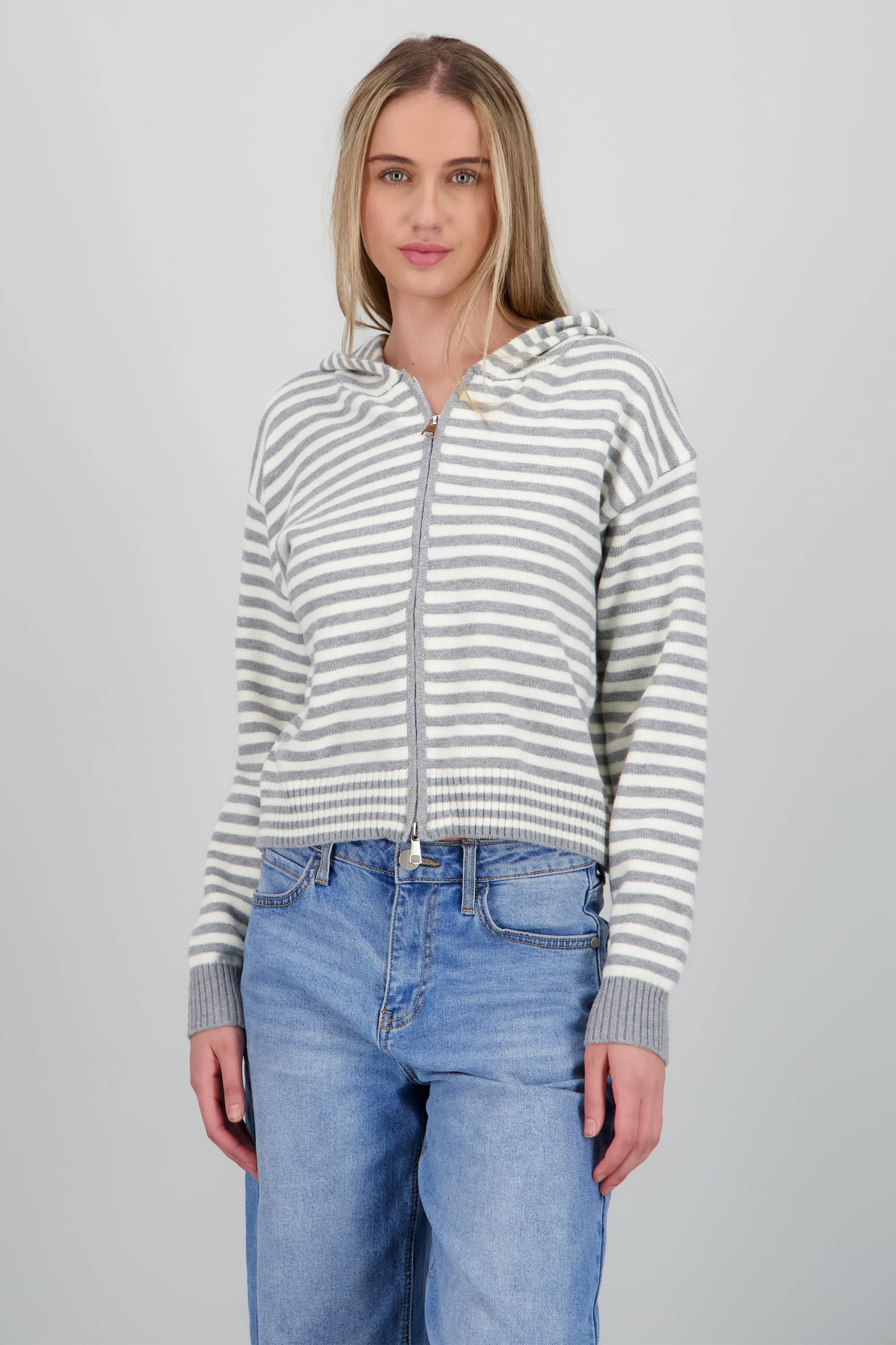 Suedara rayas tejida sold by Shasa