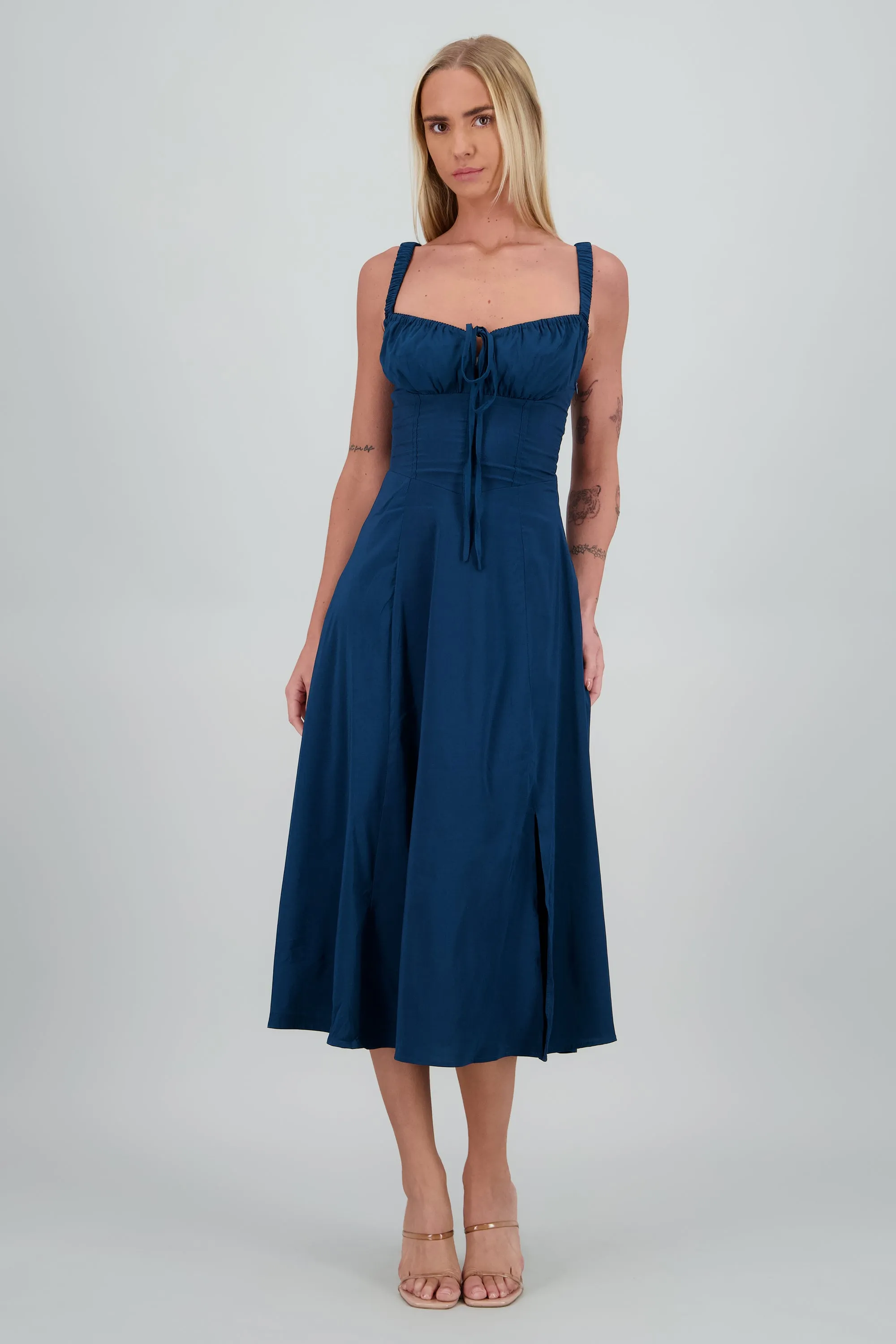 Vestido liso maxi sold by Shasa