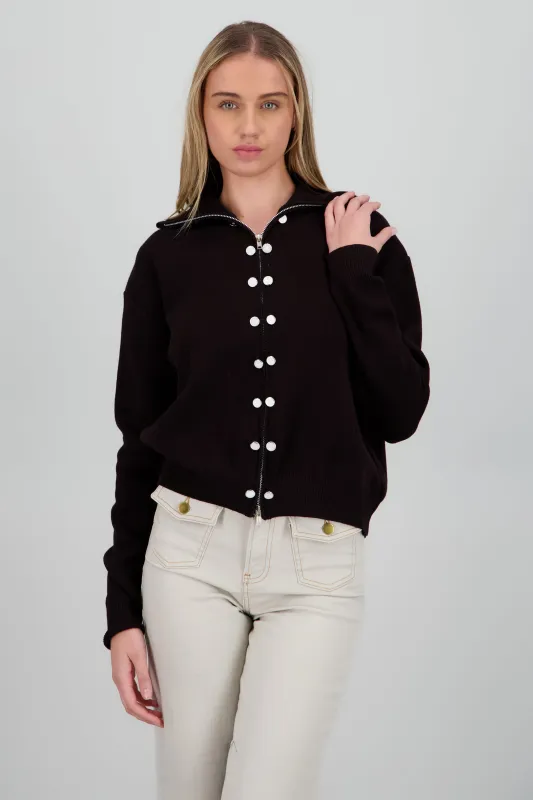 Sueter cuello alto doble carril con botones sold by Shasa