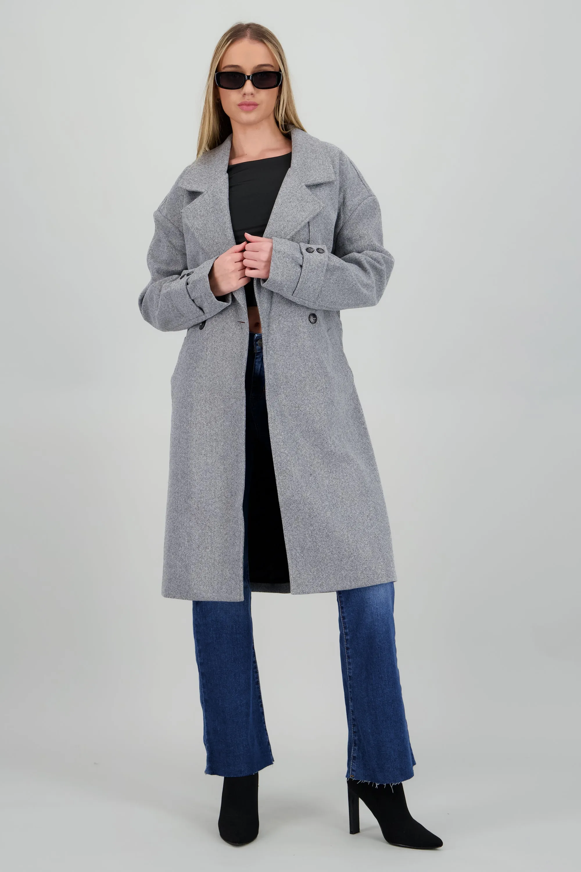 Abrigo largo de paño liso sold by Shasa