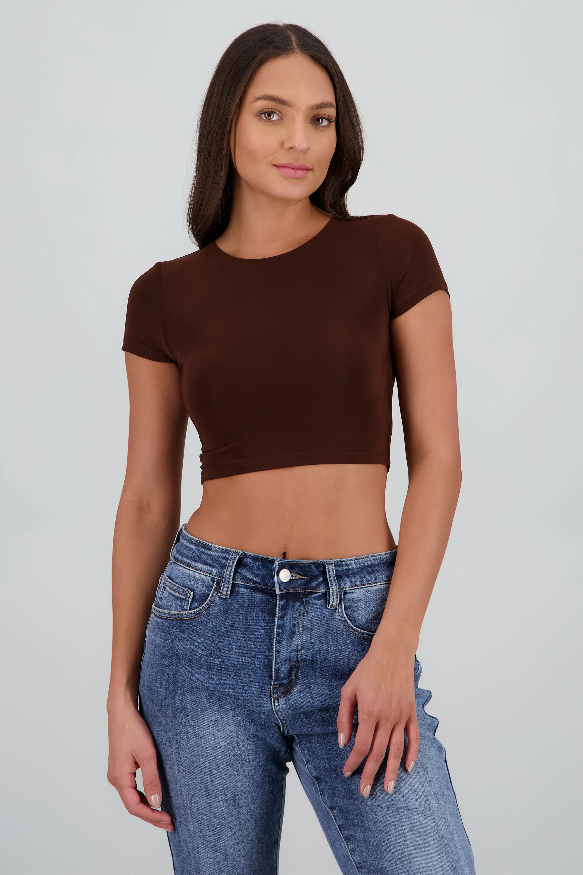 Top crop doble tela manga corta sold by Shasa