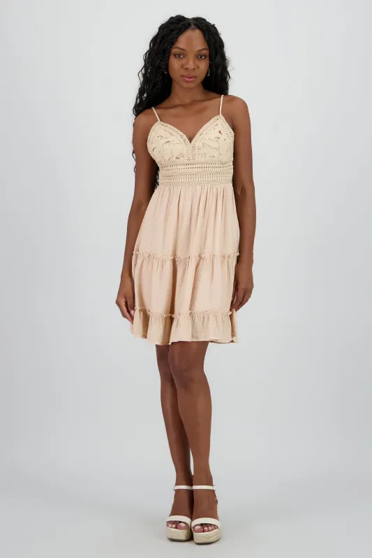 Vestido mini escote crochet sold by Shasa