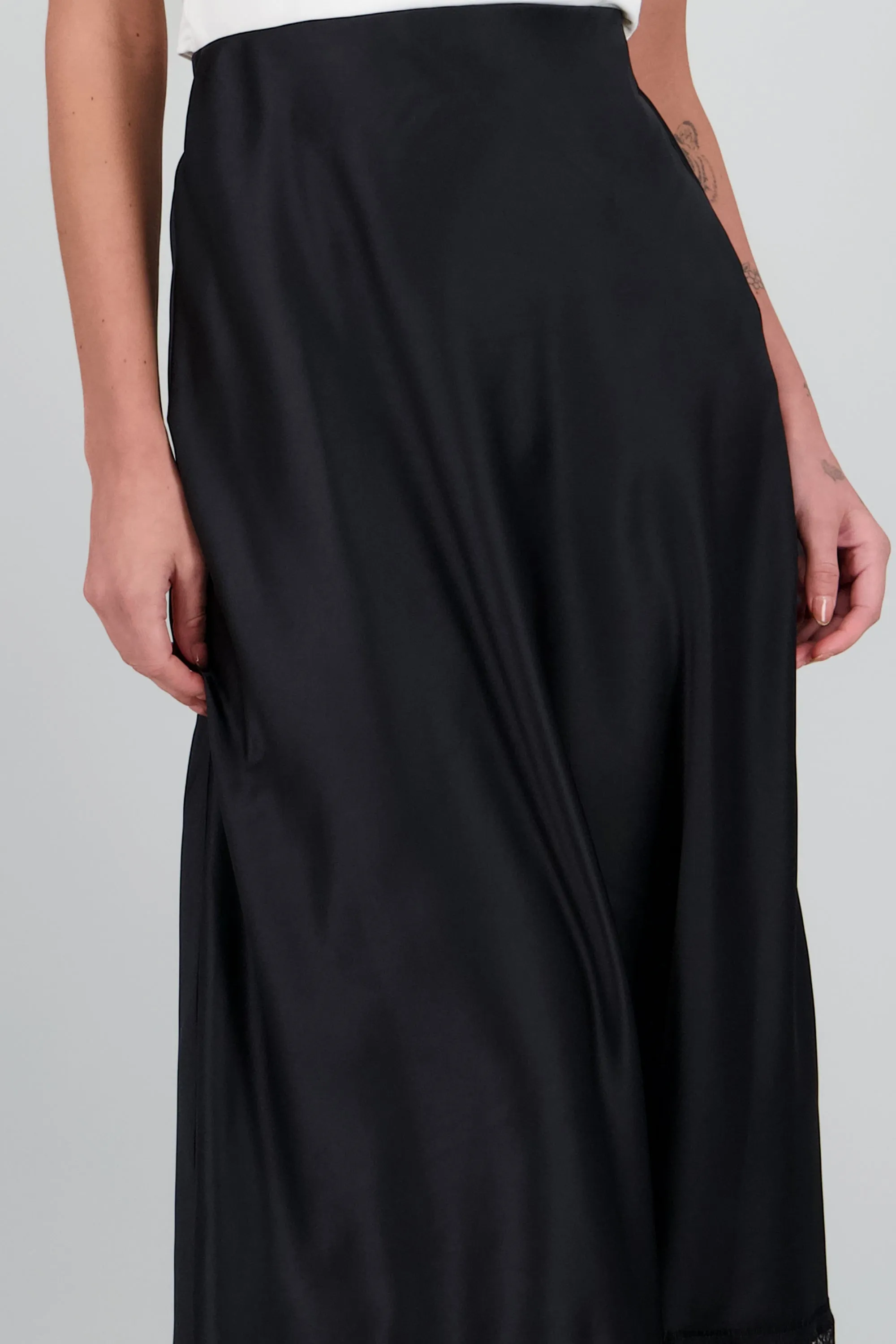 Falda satin midi detalle encaje sold by Shasa product image thumbnail 5