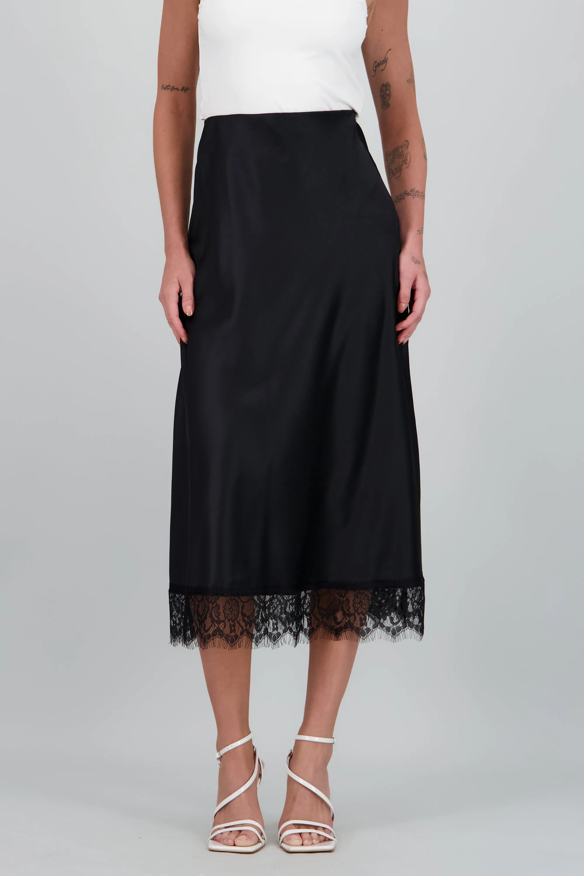 Falda satin midi detalle encaje sold by Shasa product image thumbnail 2