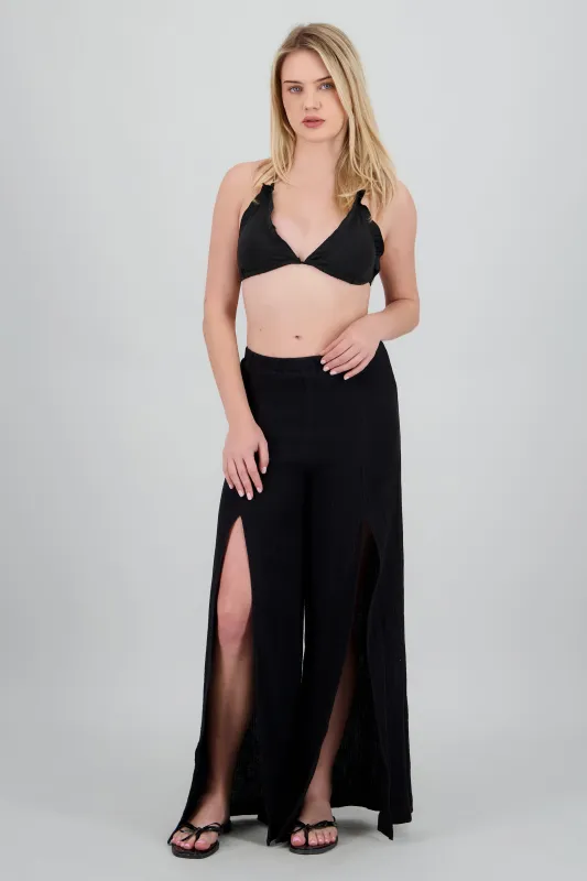 Pantalon ligero aberturas frontales sold by Shasa