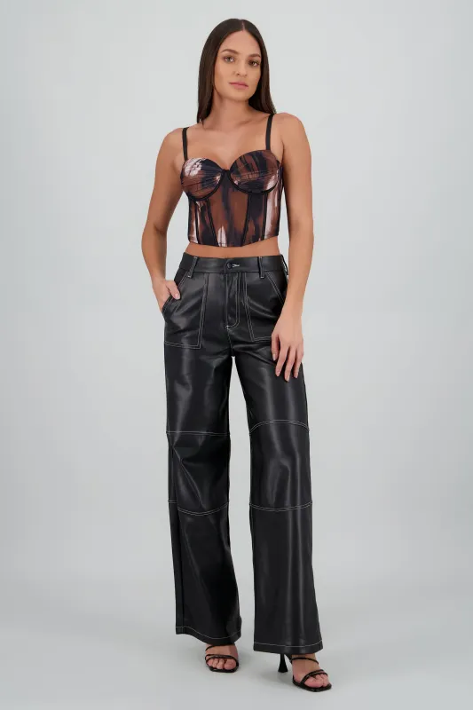 Pantalon de pu detalle costuras en contraste sold by Shasa