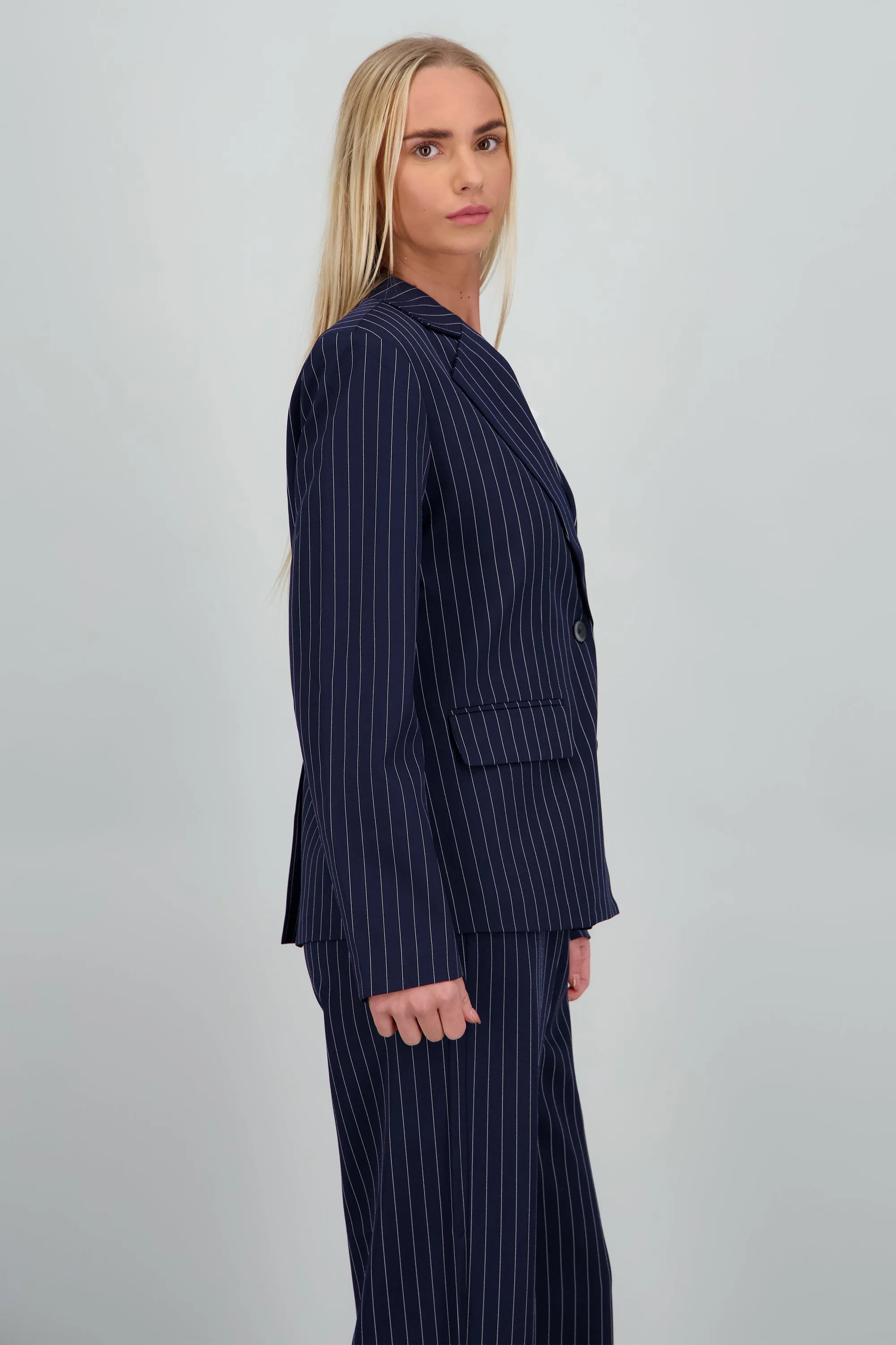 Blazer oversized de rayas sold by Shasa product image thumbnail 3