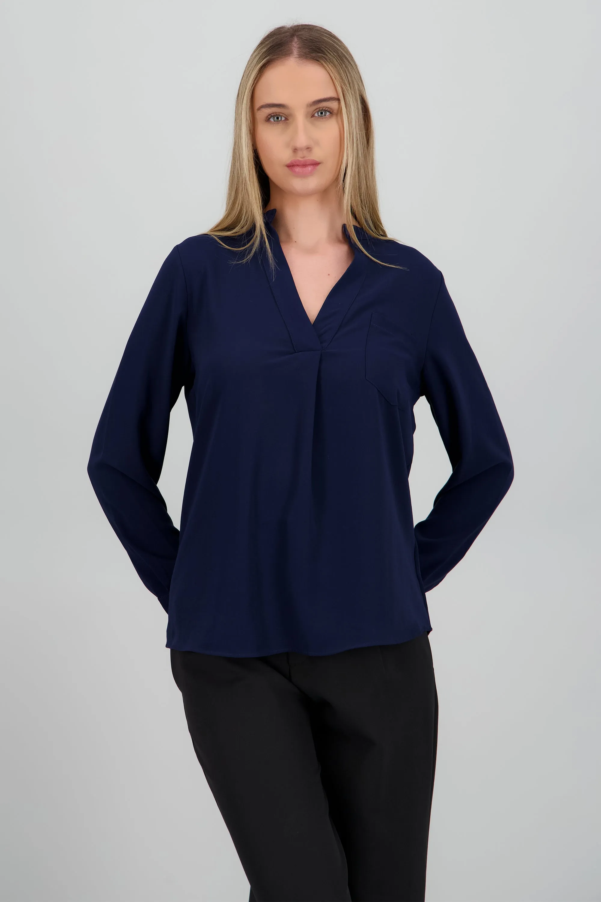 Camisa ligera con bolsa cargo escote V sold by Shasa product image thumbnail 2