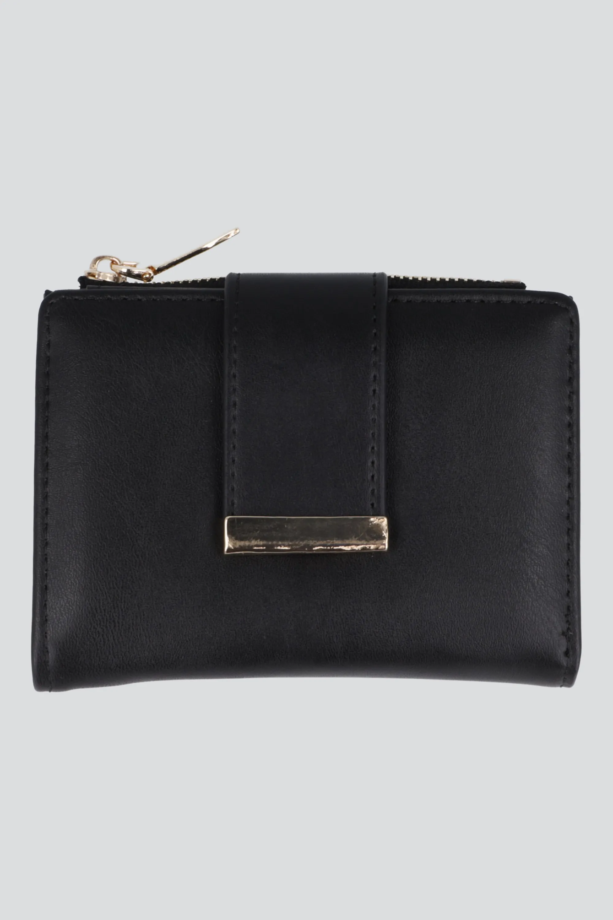 Cartera linea metalica sold by Shasa