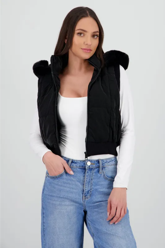 Chaleco capitonado detalle pelo corto sold by Shasa