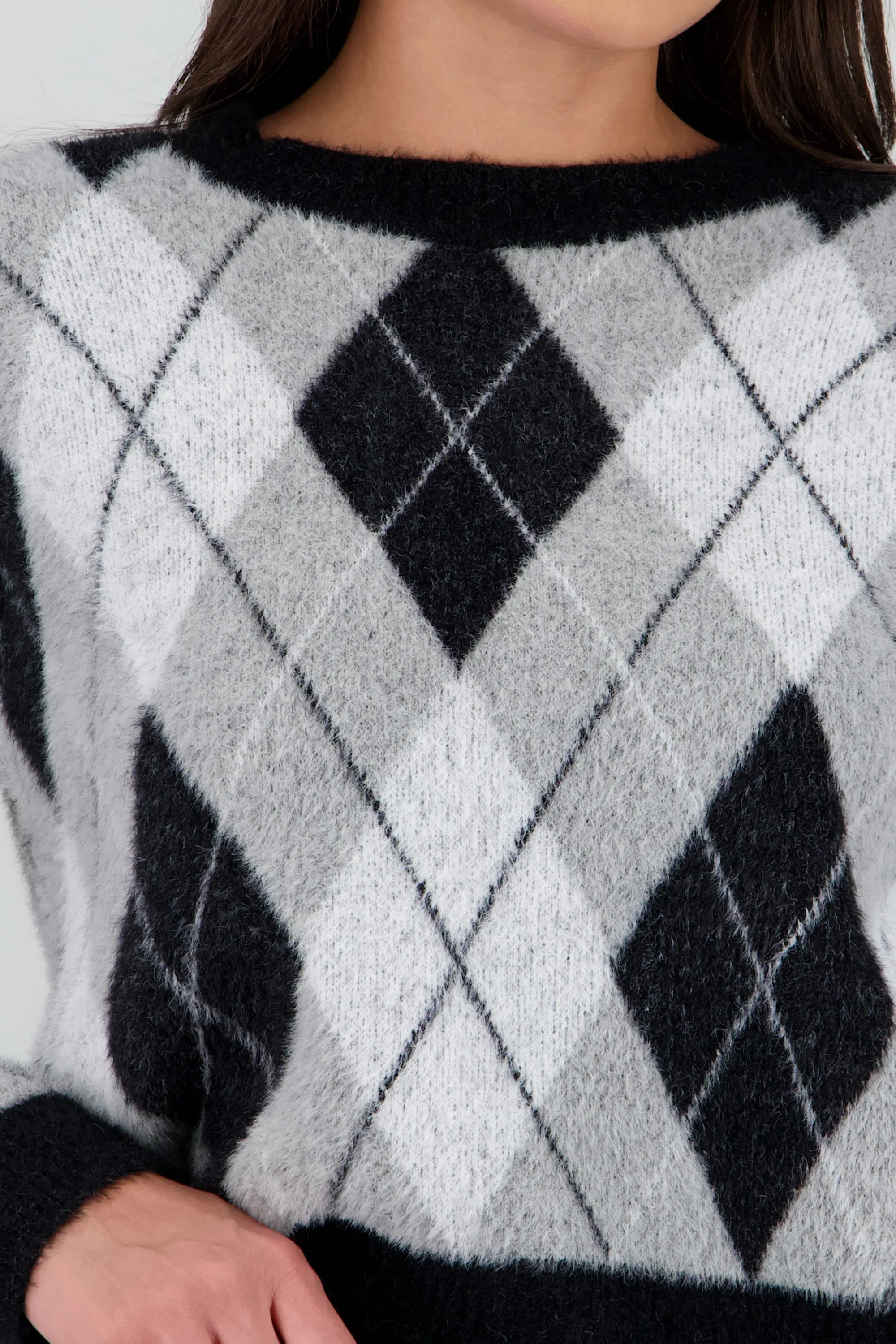 Sueter tacto pelo con estampado de rombos sold by Shasa product image thumbnail 5